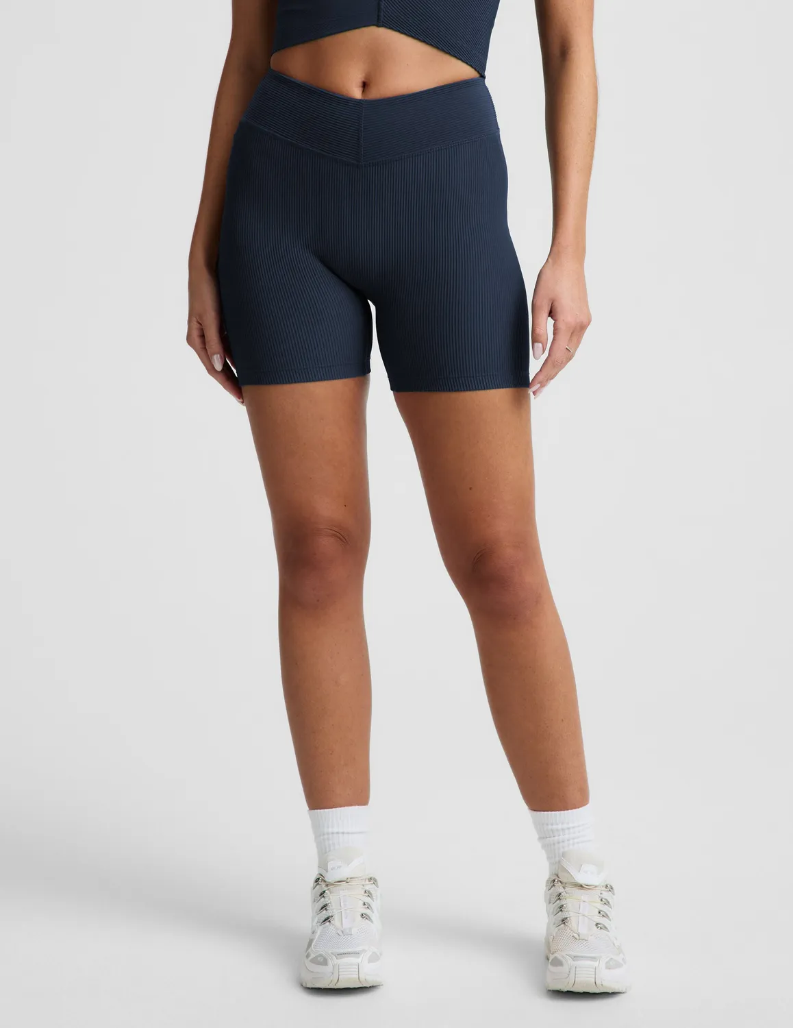 Beyond Yoga Impulse Ribbed V-Waist 5" Biker Short shorts Nocturnal Navy ribbad
