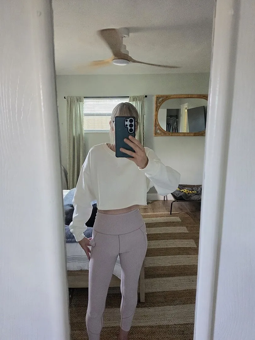 Beyond Yoga LuxeFleece Cropped sweatshirt Marine Blue blå