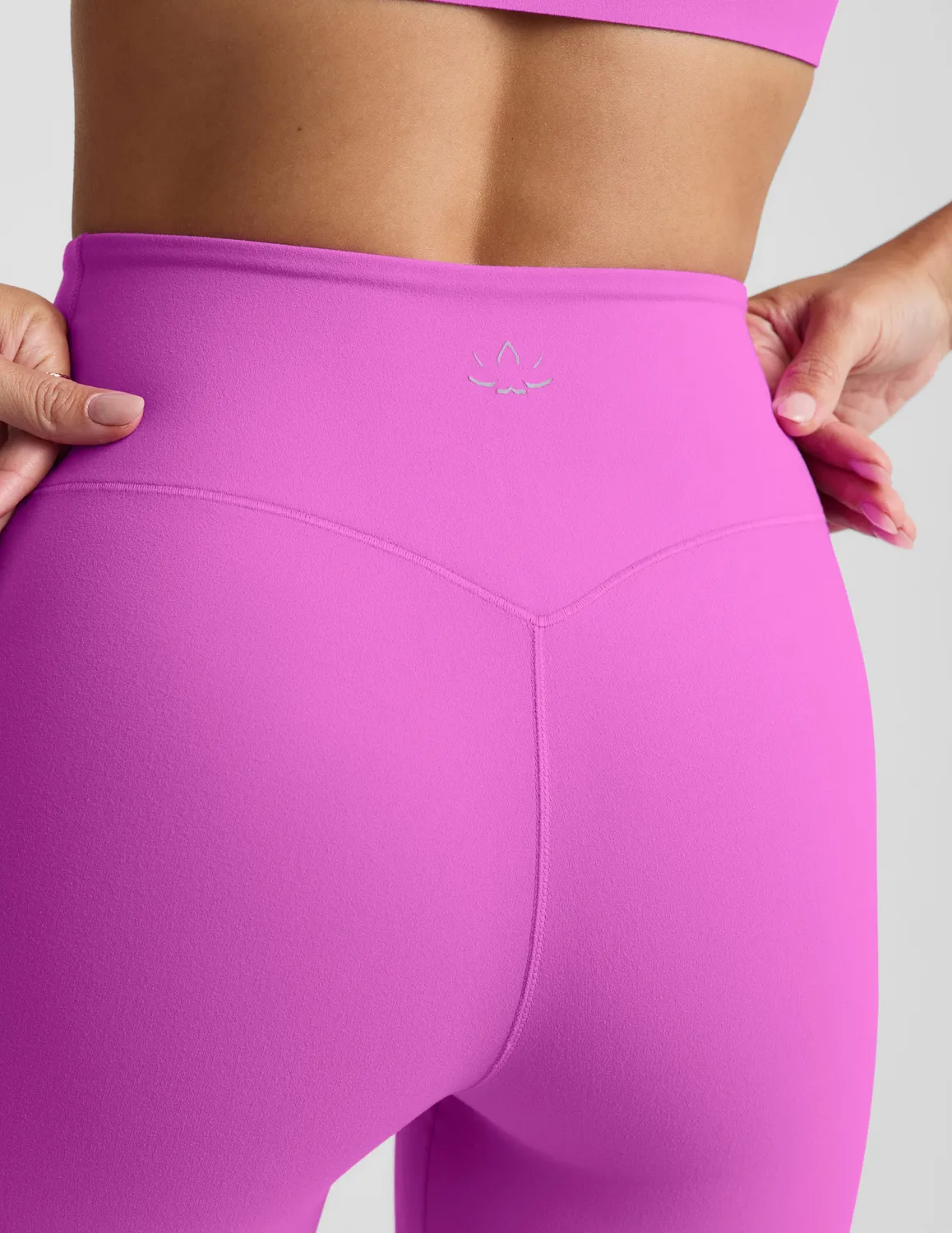 Beyond Yoga glowzone 4" bikershorts Electric Fuchsia hög midja