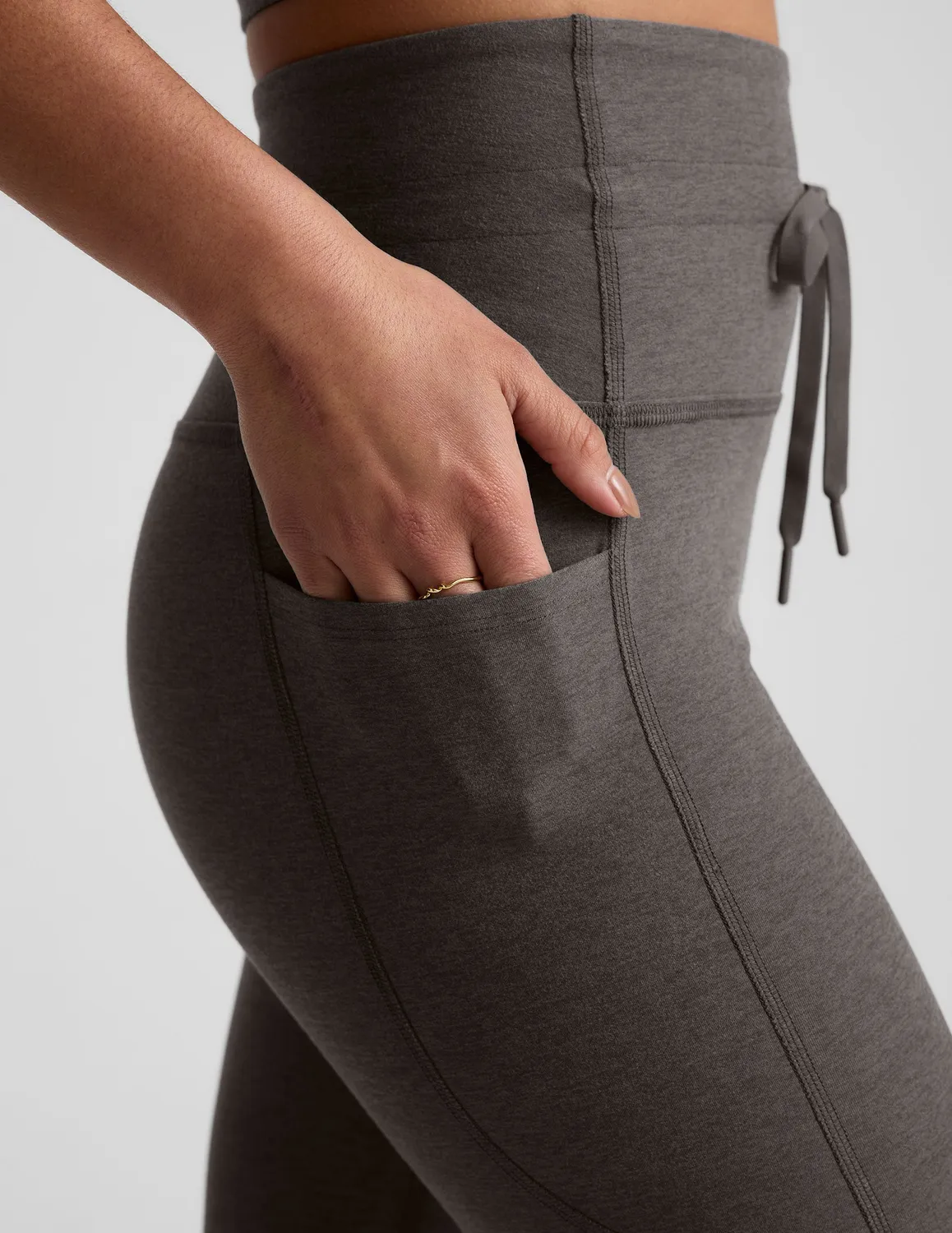 Beyond Yoga Spacedye Go Pocket Midi leggings True Gray Heather med fickor