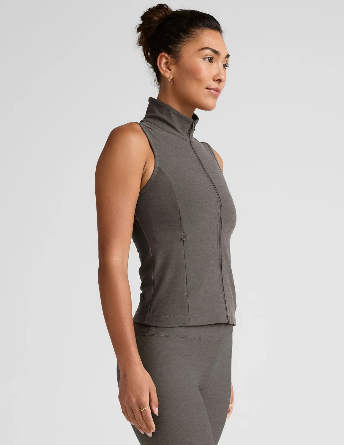 Beyond Yoga Venice Zip-Front Vest träningsväst true gray heather tight