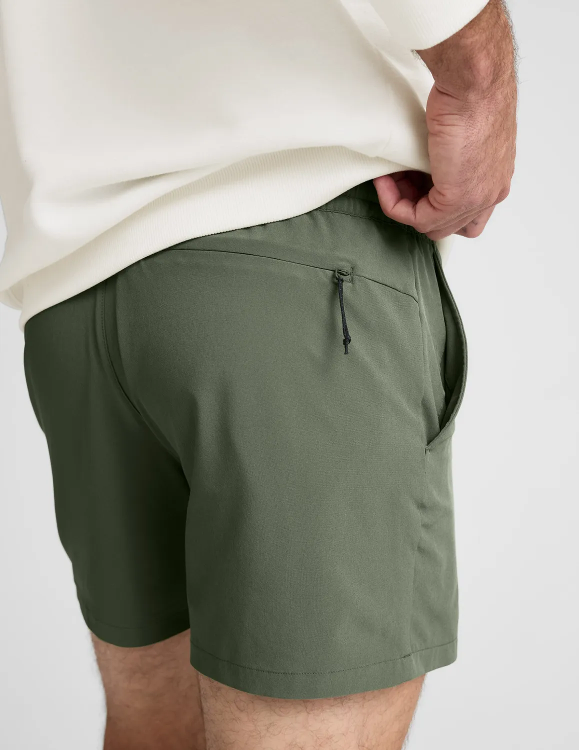 Beyond Yoga Pivotal 2.0 Short 5" löparshorts olive tint