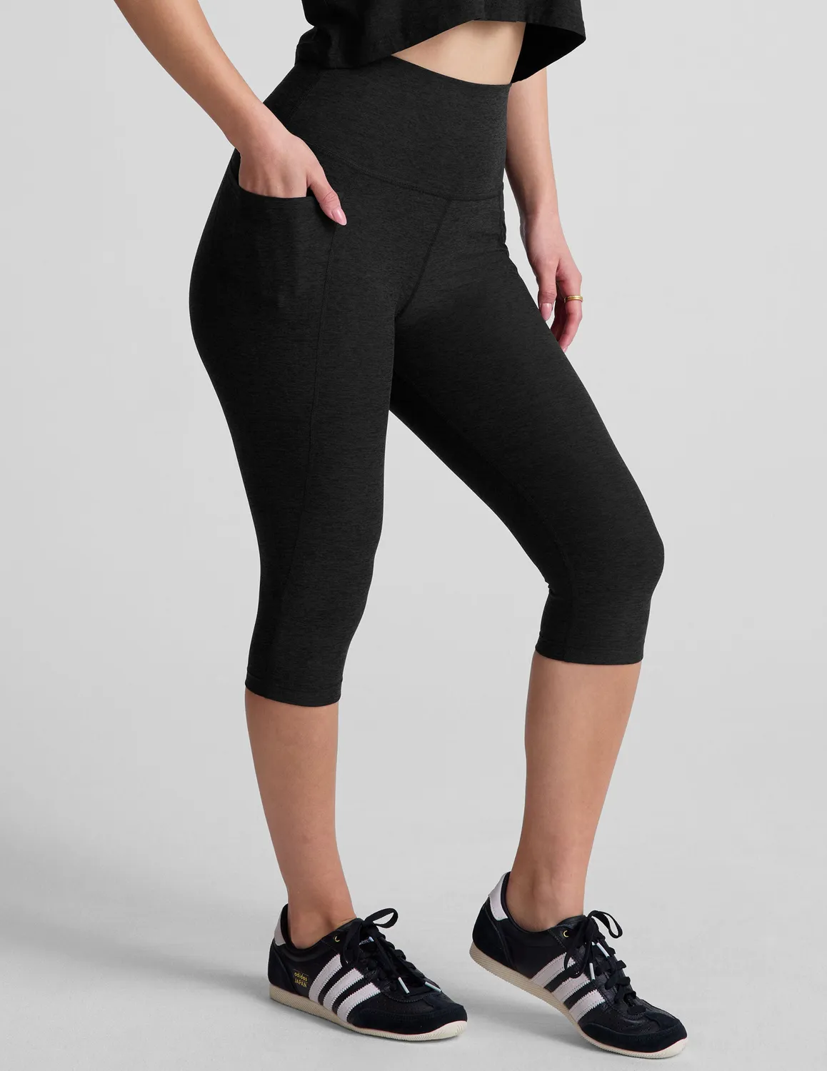 Beyond Yoga Spacedye Pocket Pedal Pusher leggings Darkest Night