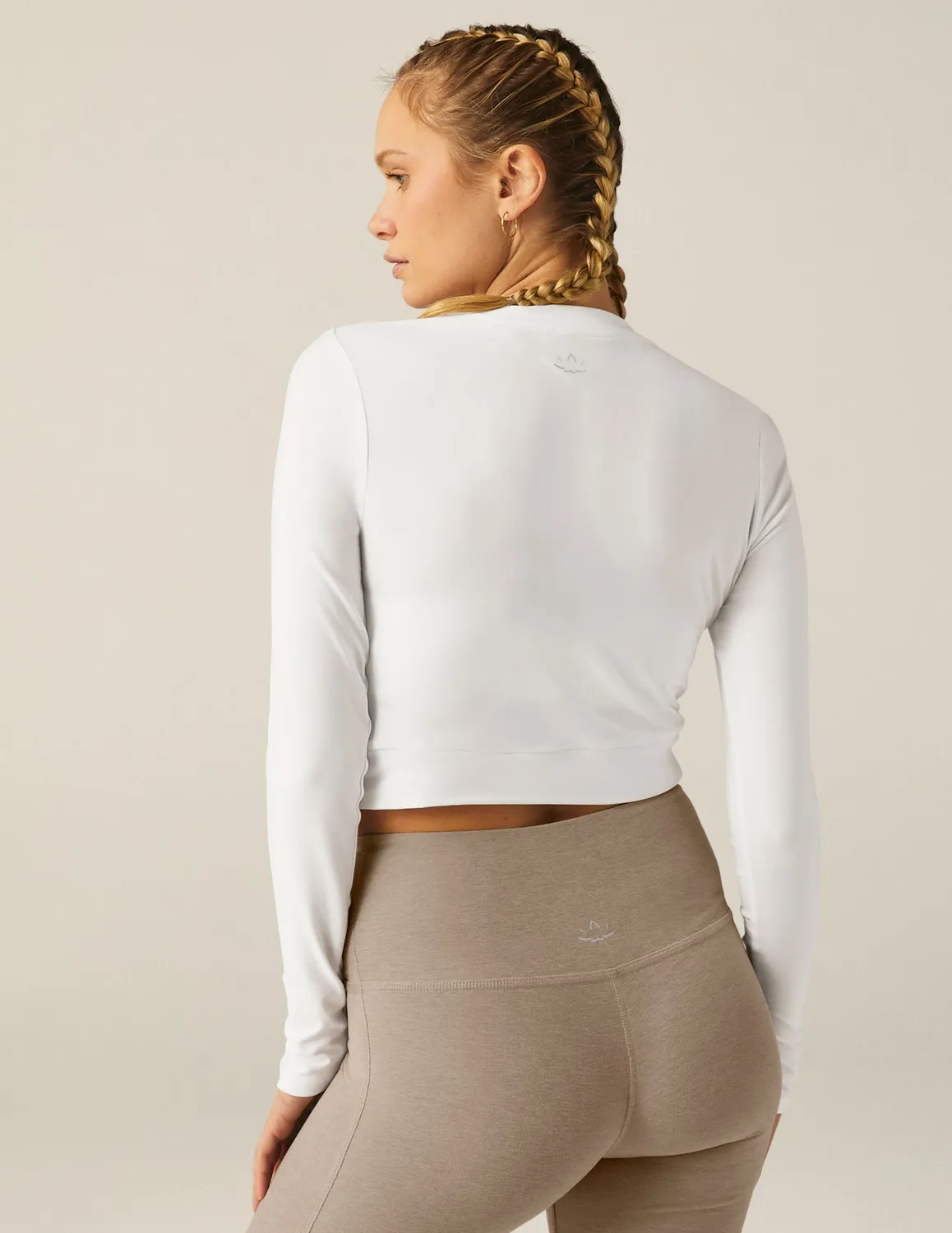 Beyond Yoga Featherweight Center Stage Cropped tröja Cloud White