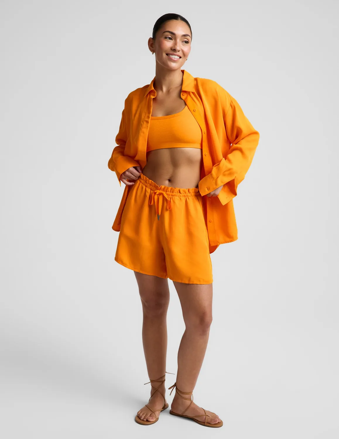 Beyond Yoga Sunkissed Cupro Button Down skjorta Bright Citrus sidenmjuk