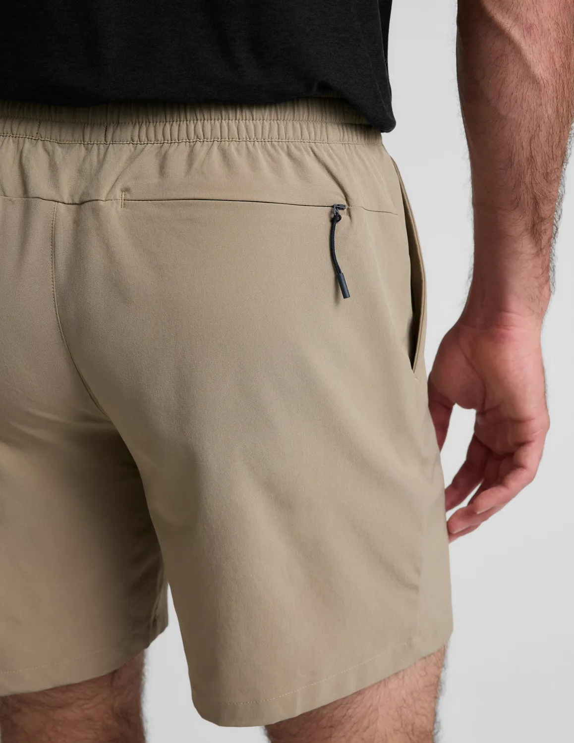 Beyond Yoga Pivotal 2.0 träningsshorts Mushroom 7"