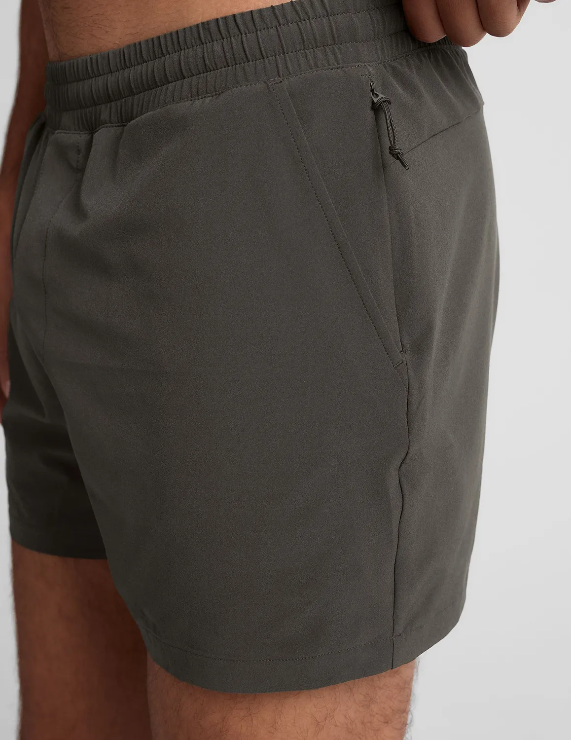 Beyond Yoga Pivotal 2.0 Men's Lined Short 5" shorts Graphite lätta