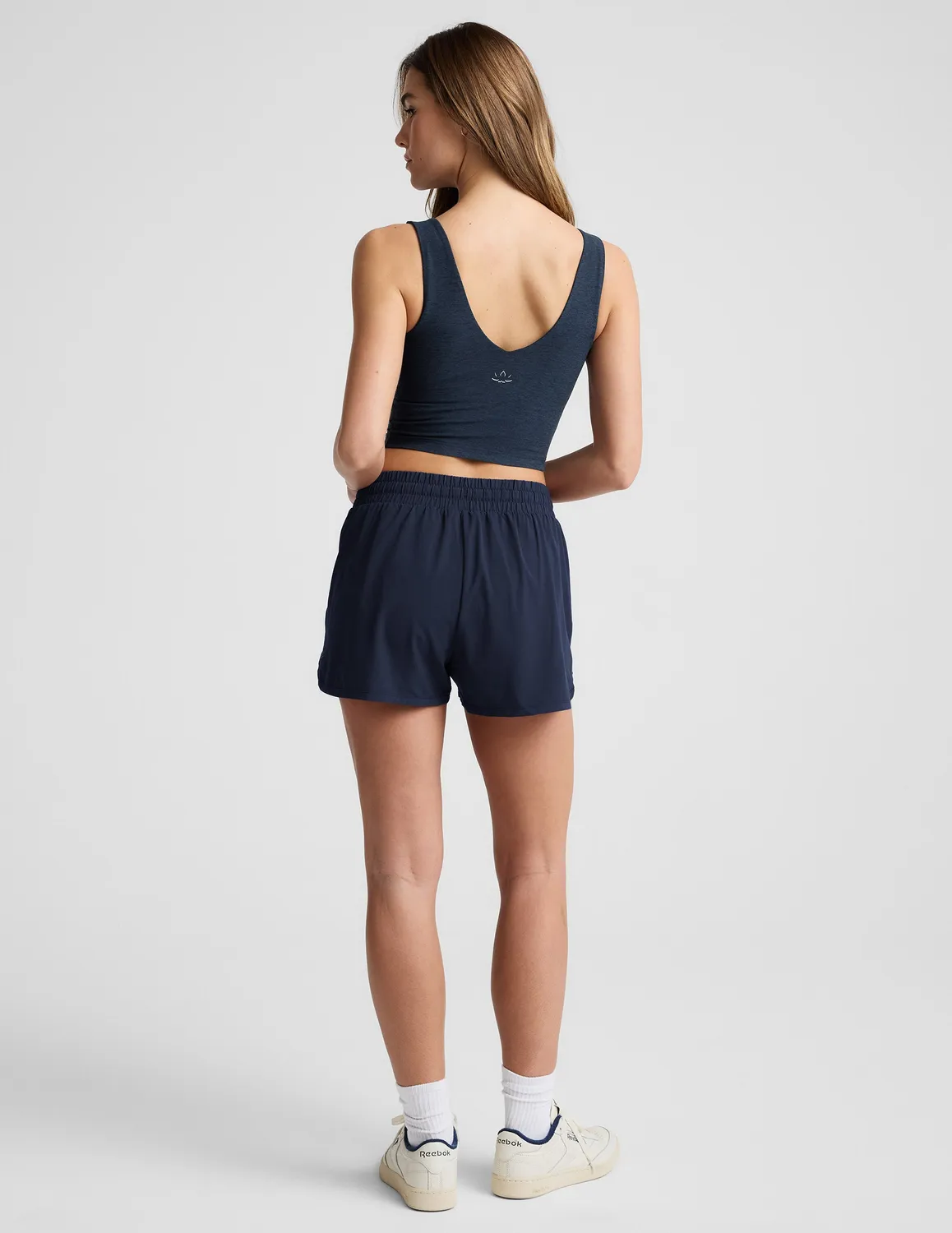 Beyond Yoga Stretch Woven The Course 2.5 shorts Nocturnal Navy lätta