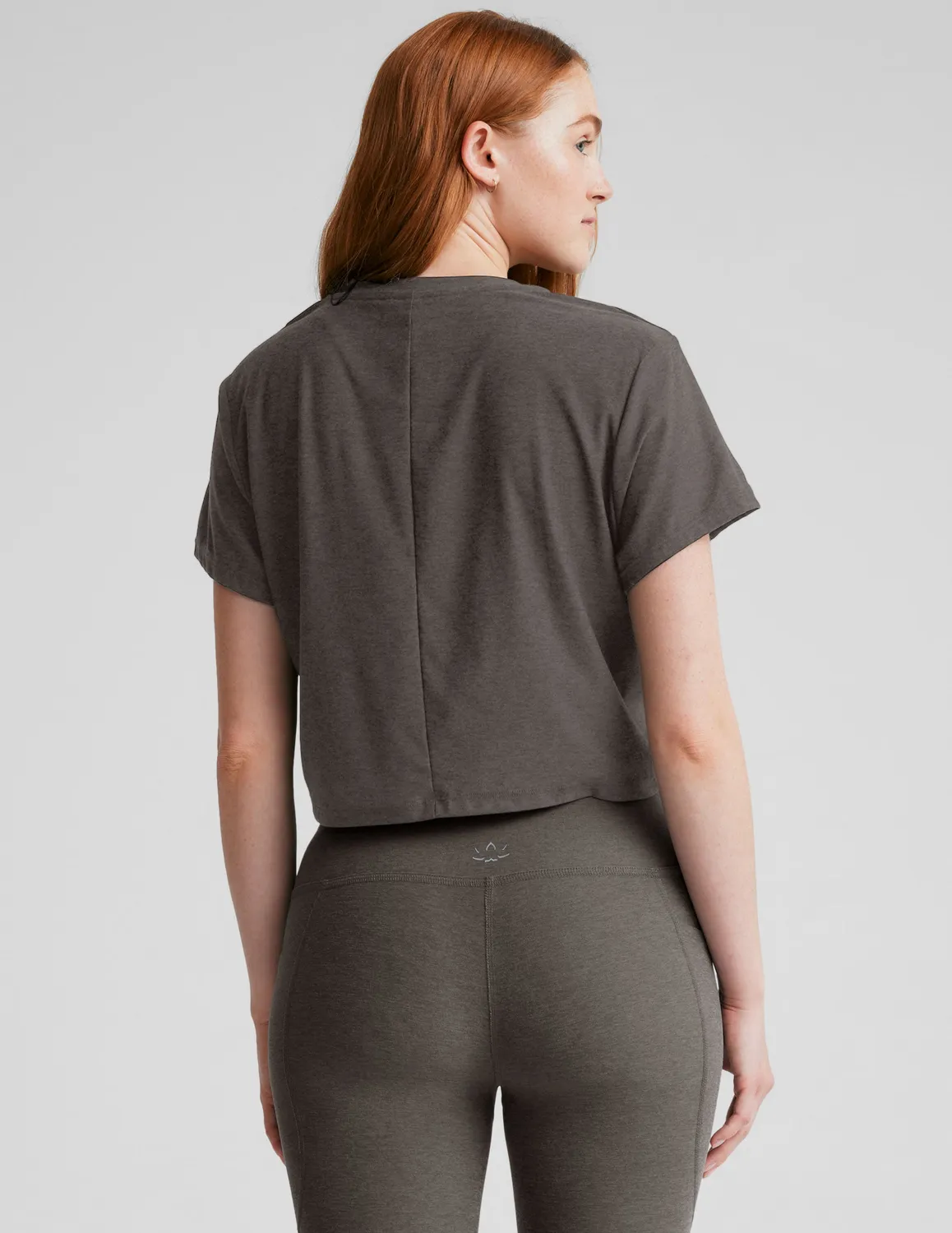 Beyond Yoga Featherweight Supreme Cropped topp True Gray Heather lätt