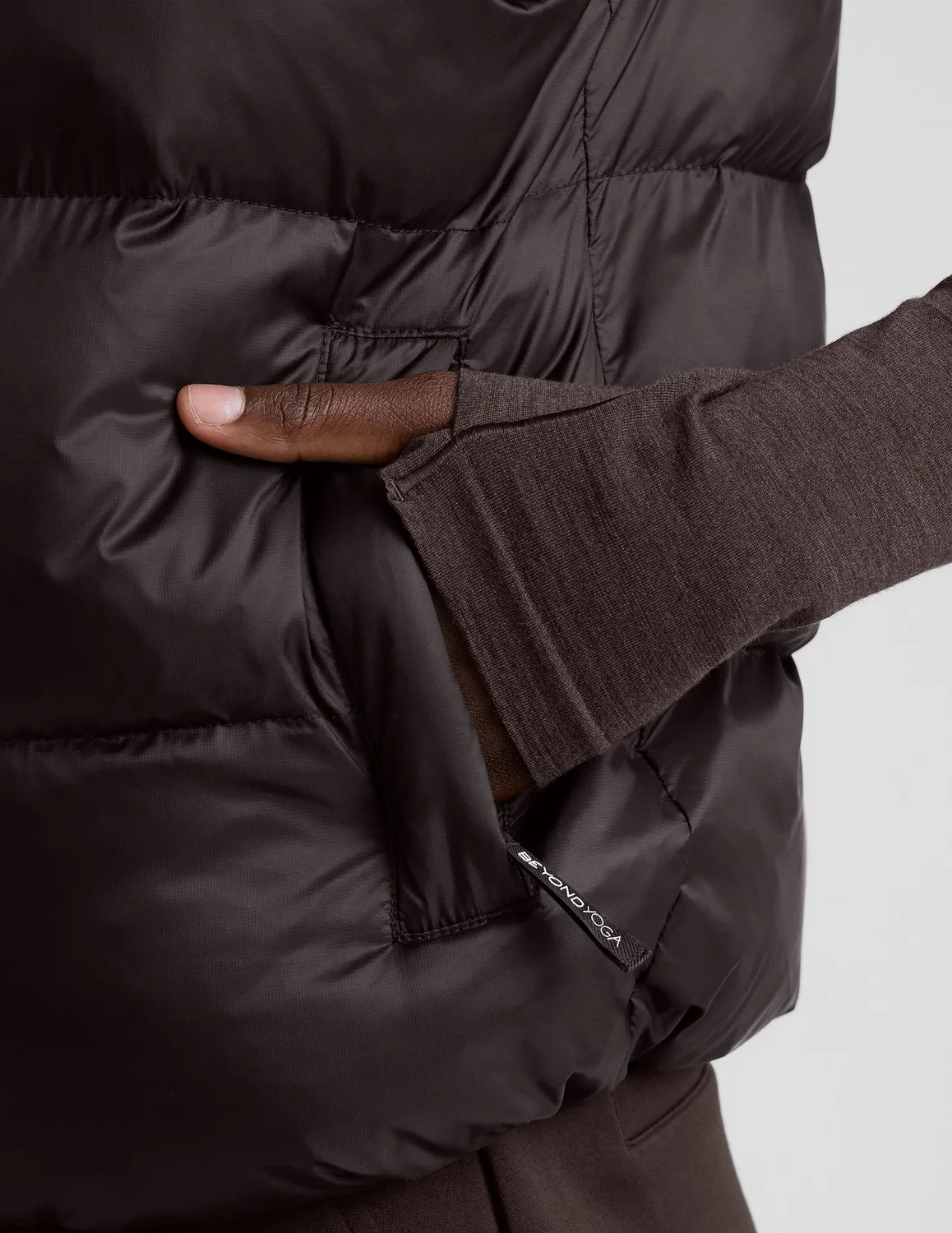 Beyond Yoga Big Cozy pufferväst Dark Chocolate brun