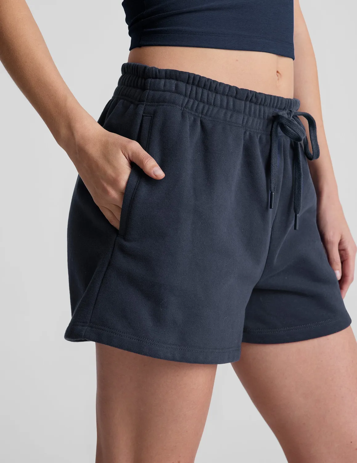 Beyond Yoga LuxeFleece Sweat Short mjukisshorts Nocturnal Navy