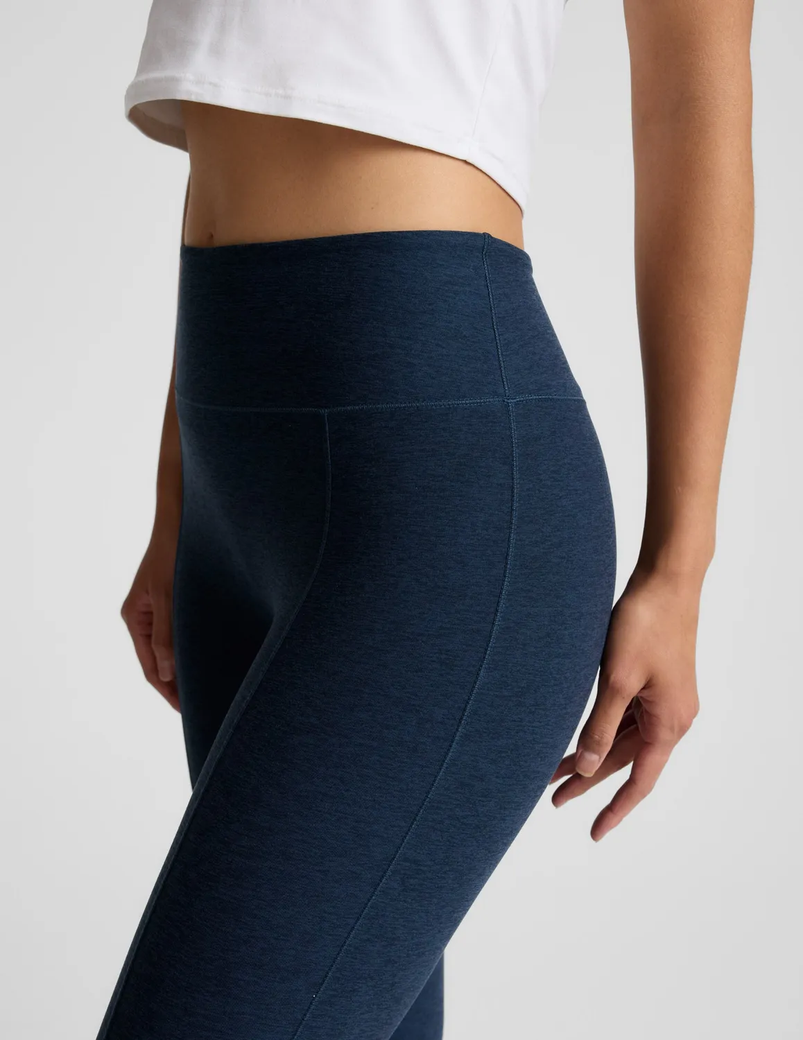 Beyond Yoga Spacedye Pintuck Kick Flare yogabyxa Nocturnal Navy hög midja