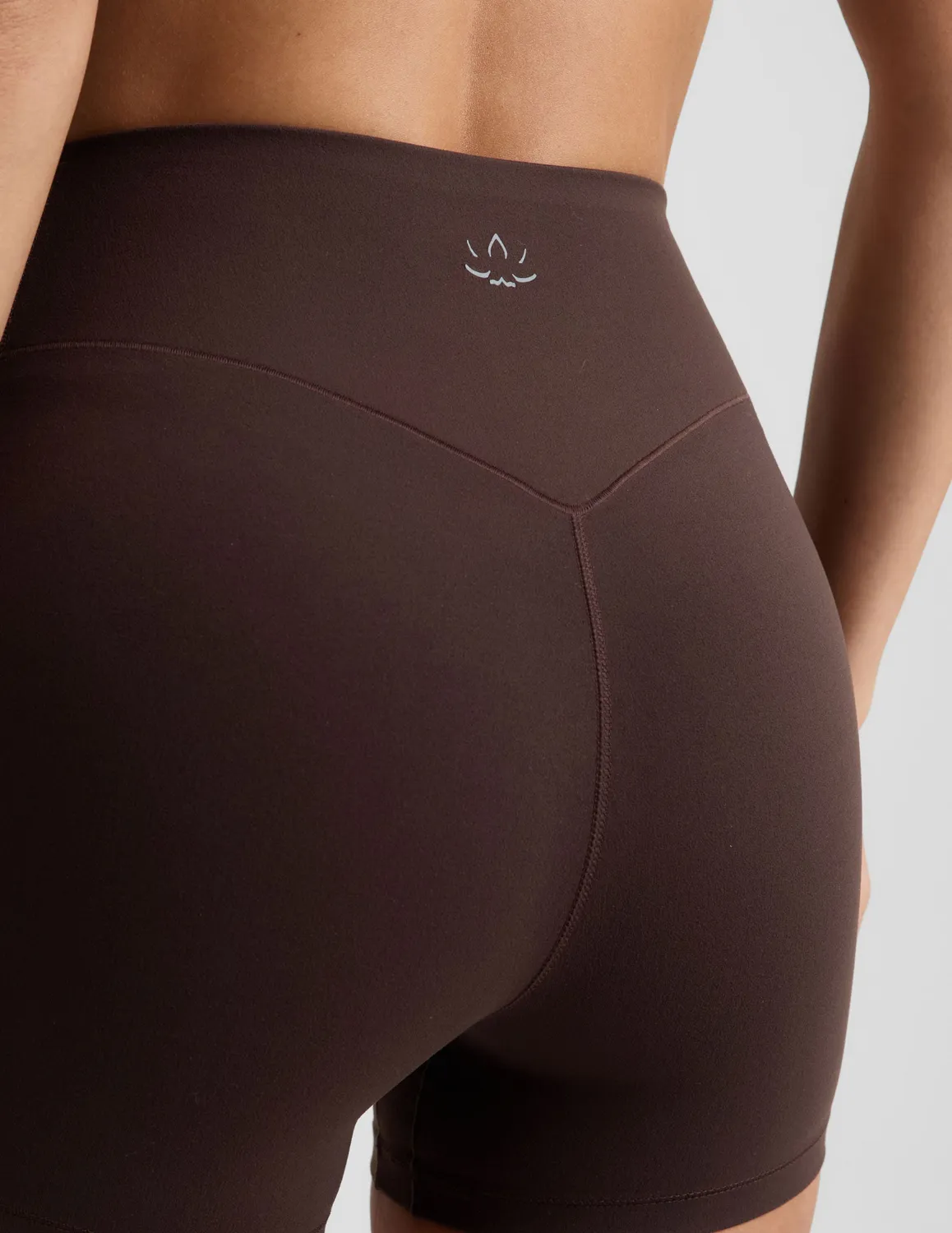 Beyond Yoga glowzone 4" bikershorts Cocoa Plum hög midja