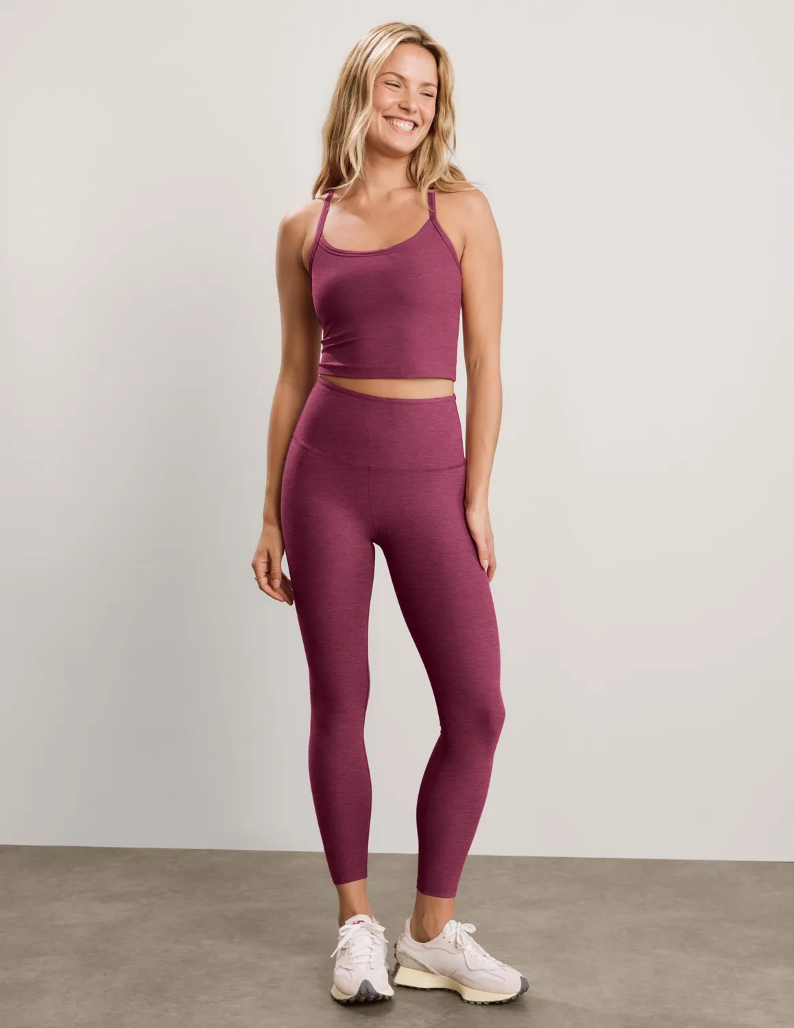 Beyond Yoga Spacedye Slim Racerback Cropped Tank topp Pomegranate Heather med bh