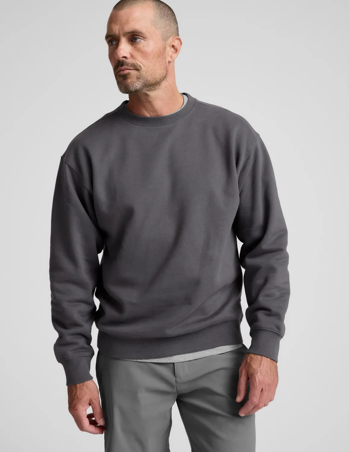 Beyond Yoga LuxeFleece Crewneck sweatshirt herr Black Ash avslappnad