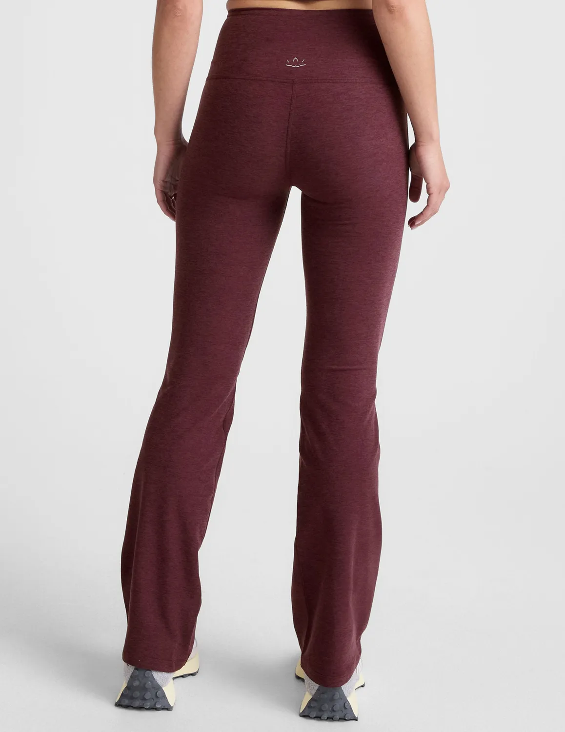 Beyond Yoga Spacedye High Waisted Practice Pocket Bootcut 31" vinröd