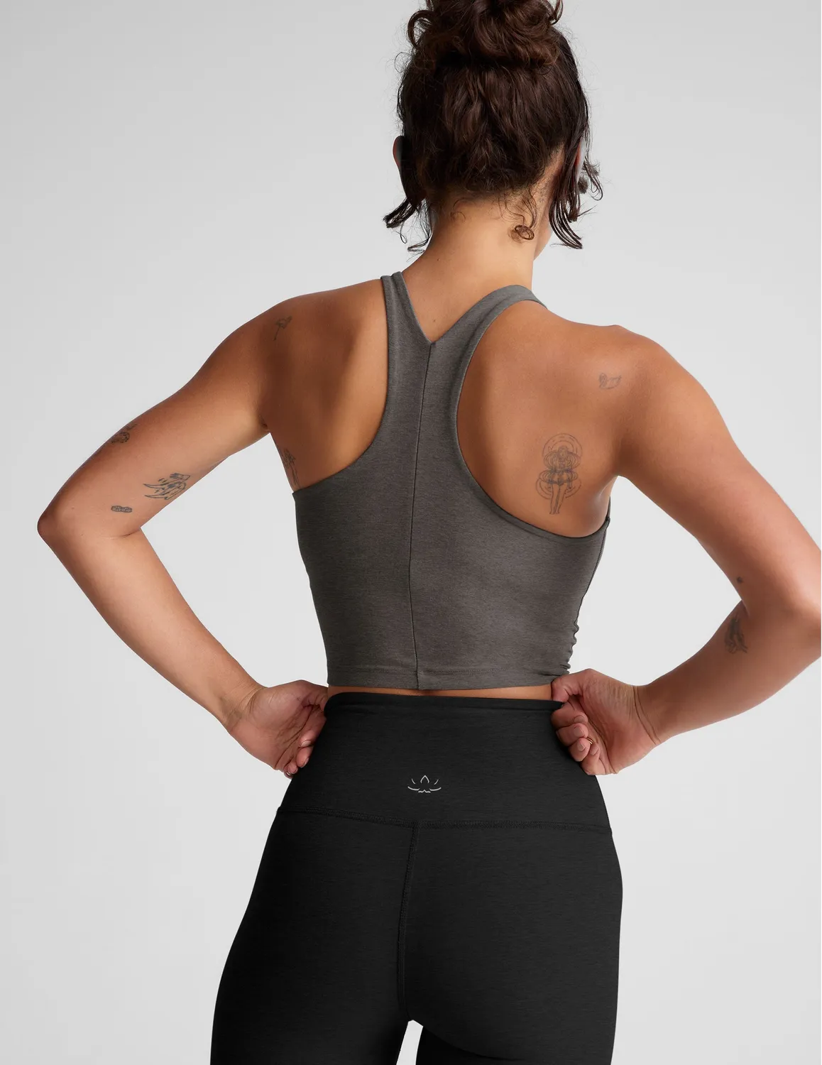 Beyond Yoga Spacedye Refocus Cropped Tank topp True Gray Heather inbyggd bh