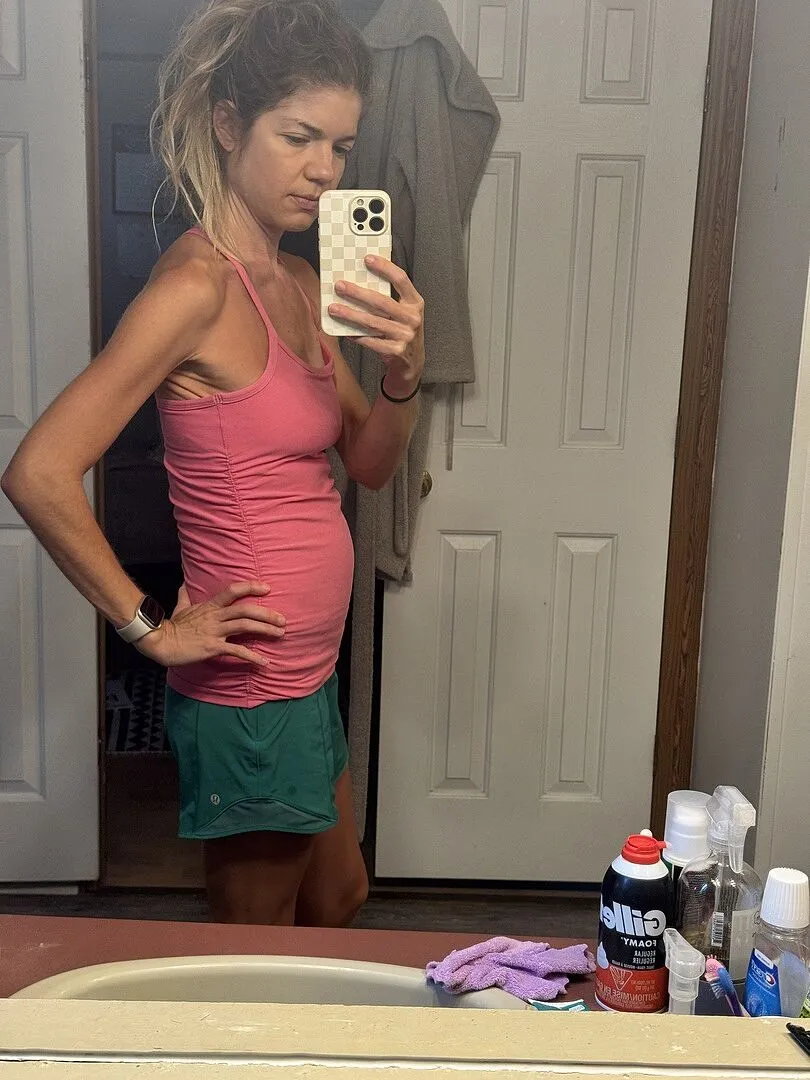 Beyond Yoga Spacedye Keep Your Cool Maternity Slim Racerback Tank linne rosa