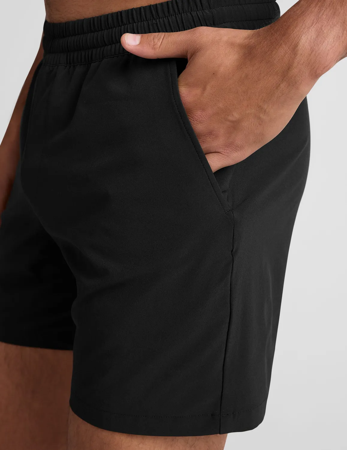 Beyond Yoga Pivotal 2.0 Men's Short 7" träningsshorts Black ofodrad