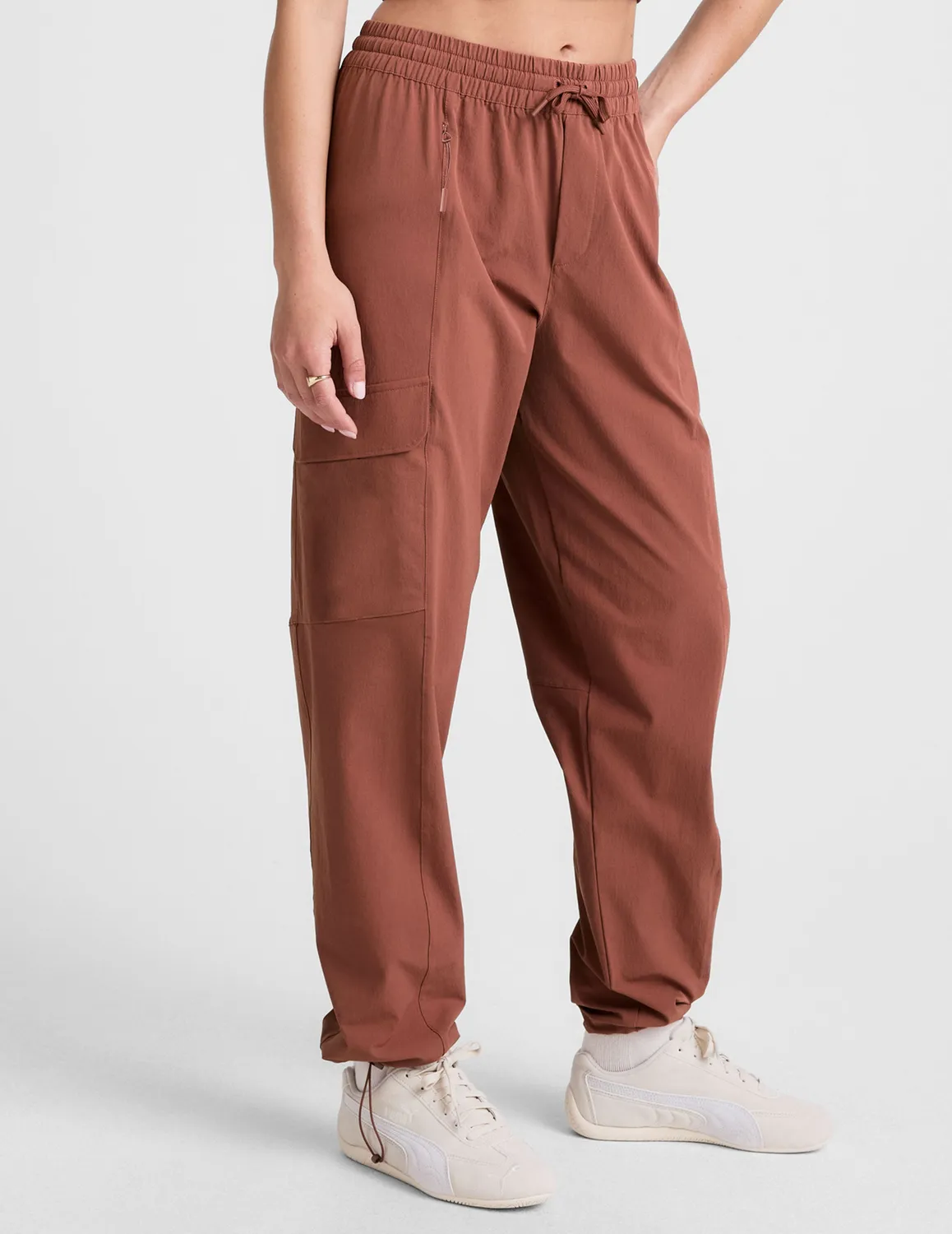 Beyond Yoga Peak Pant byxor opulent auburn cargoficka