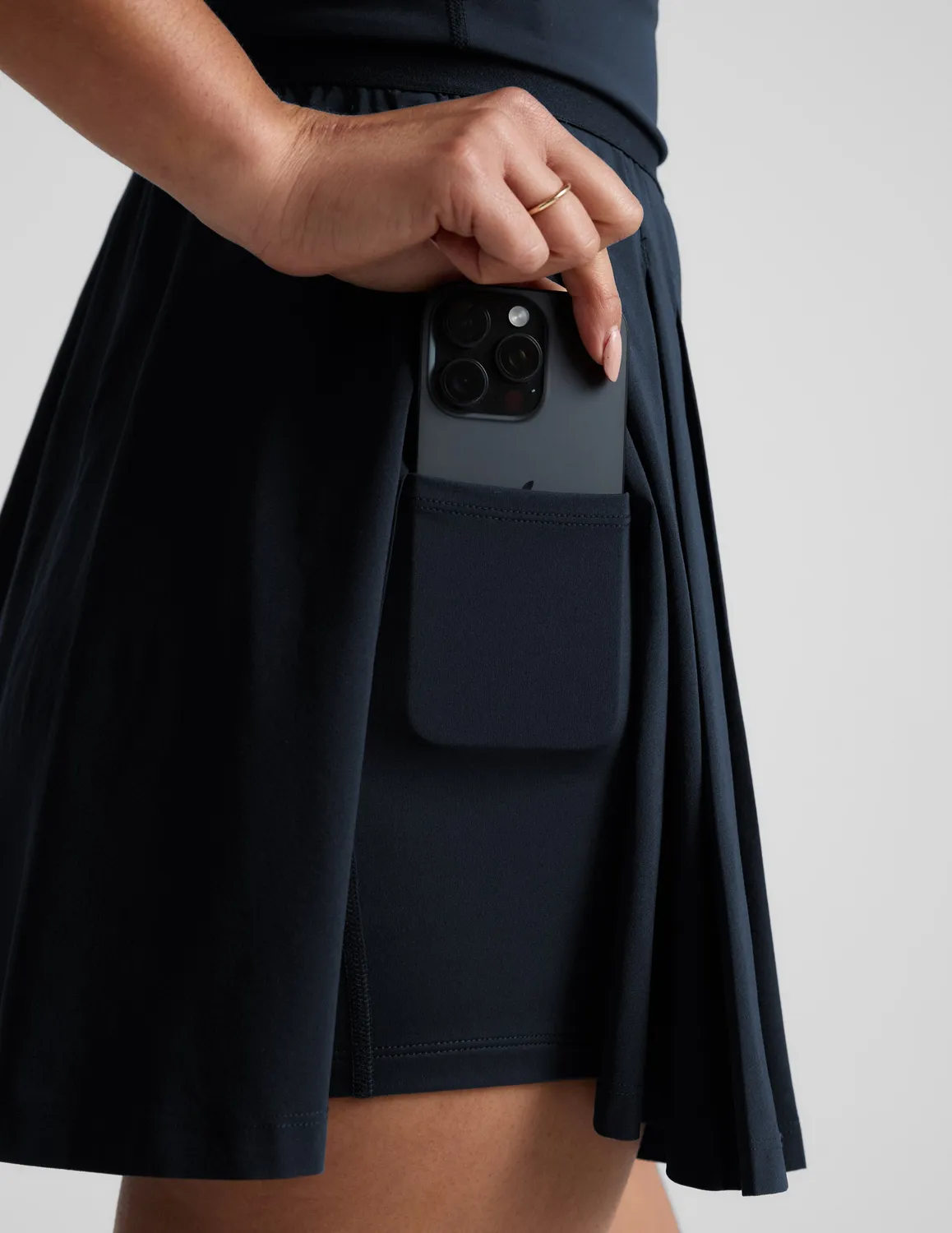 Beyond Yoga Score Pleated Dress klänning Nocturnal Navy veckad