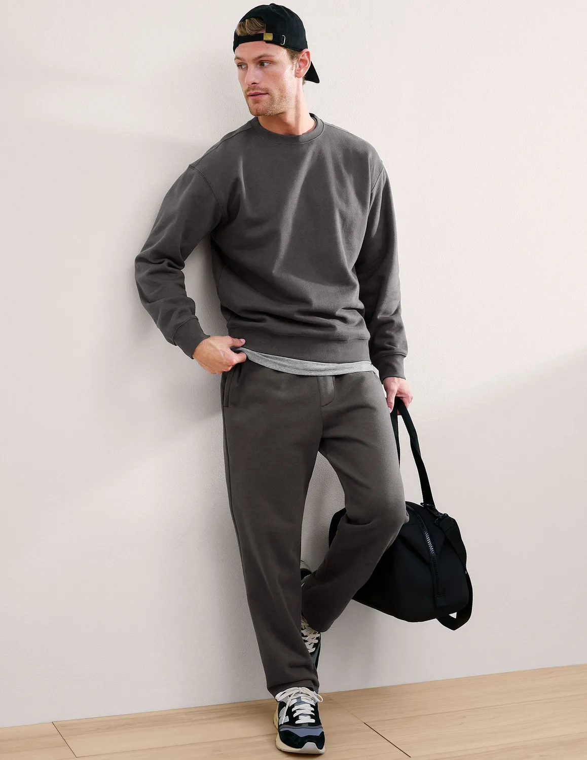 Beyond Yoga LuxeFleece Straight Leg Men's Pant joggerbyxor Black Ash