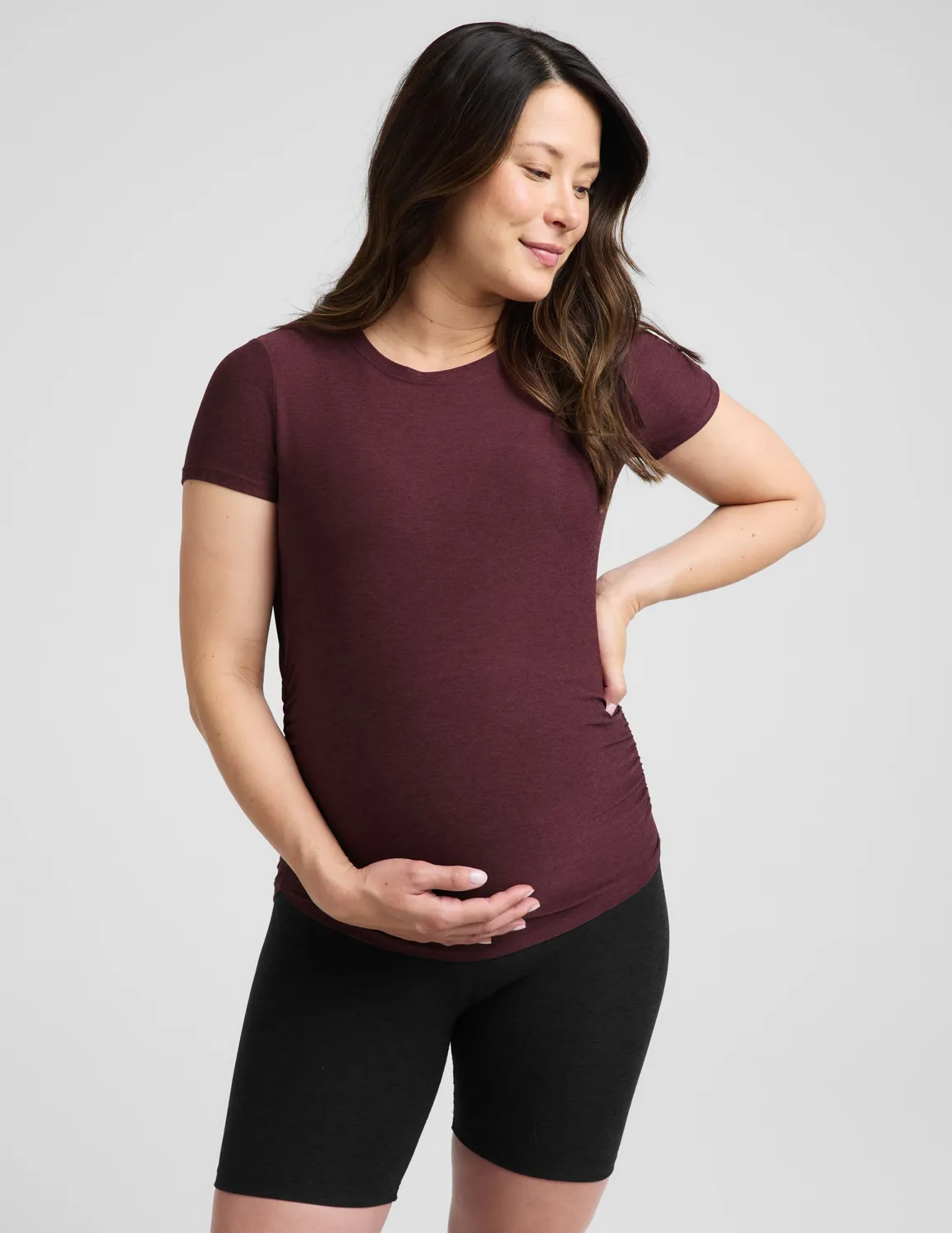 Beyond Yoga Featherweight One & Only Maternity Tee vinröd