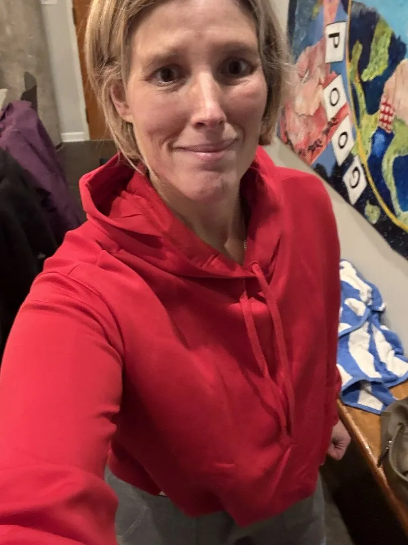Beyond Yoga In The Flow Hoodie hoodtröja Holly Red mjuk