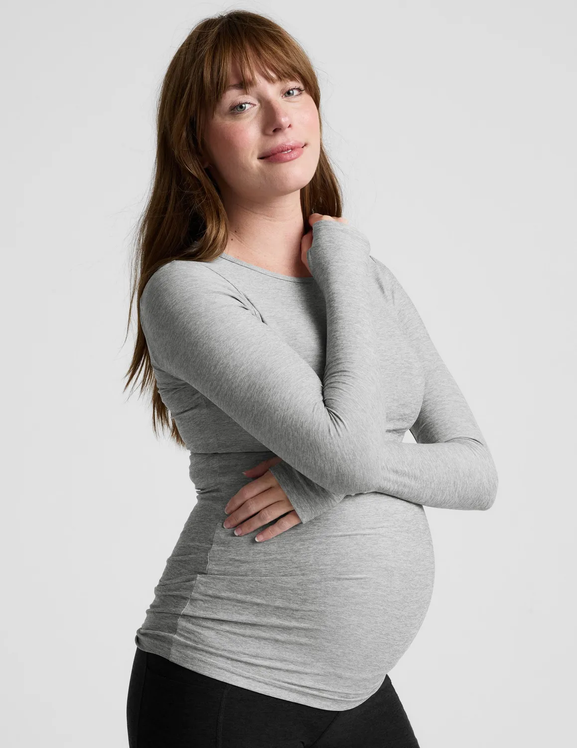 Beyond Yoga Featherweight Count On Me Maternity Crew Pullover tröja Silver Mist gravid