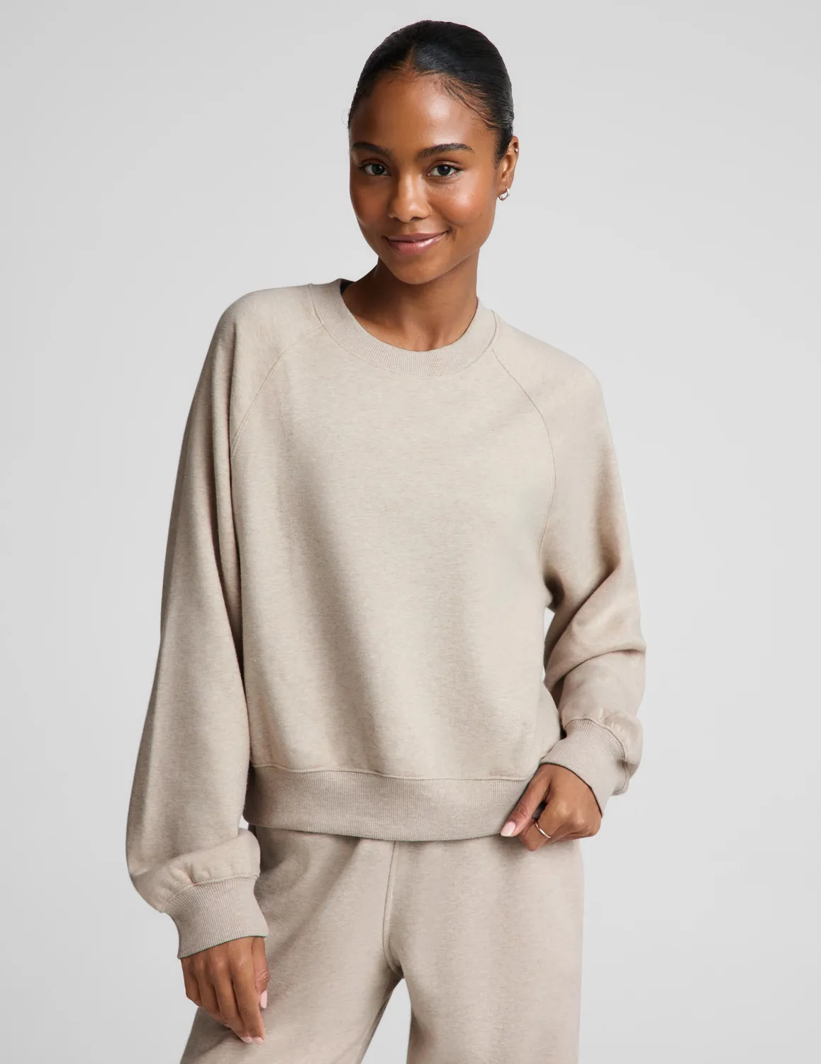 Beyond Yoga LuxeFleece 2.0 Raglan Crewneck sweatshirt beige