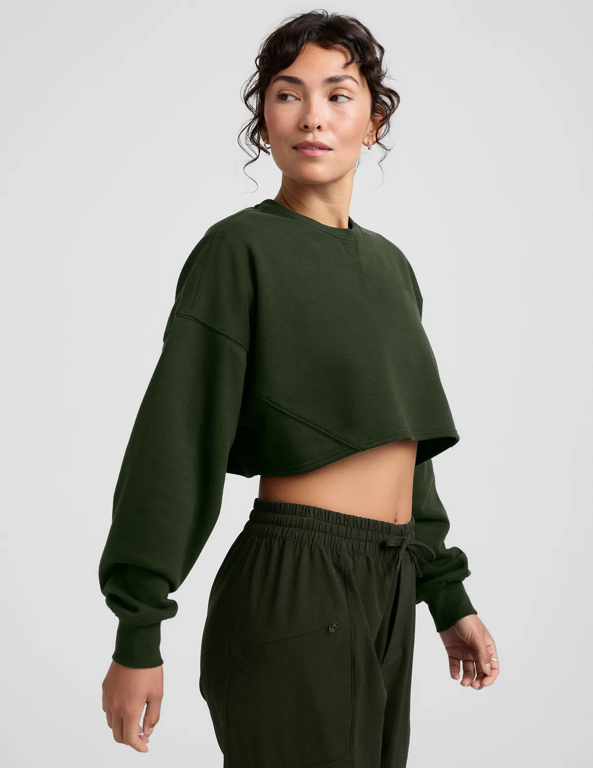 Beyond Yoga LuxeFleece Cropped Sweatshirt tröja Dark Olive