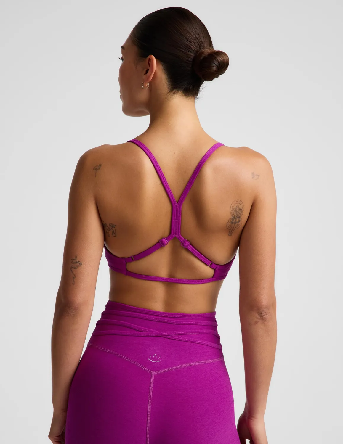 Beyond Yoga Spacedye Minimal Bra sport-bh Berry Bliss Heather lätt stöd