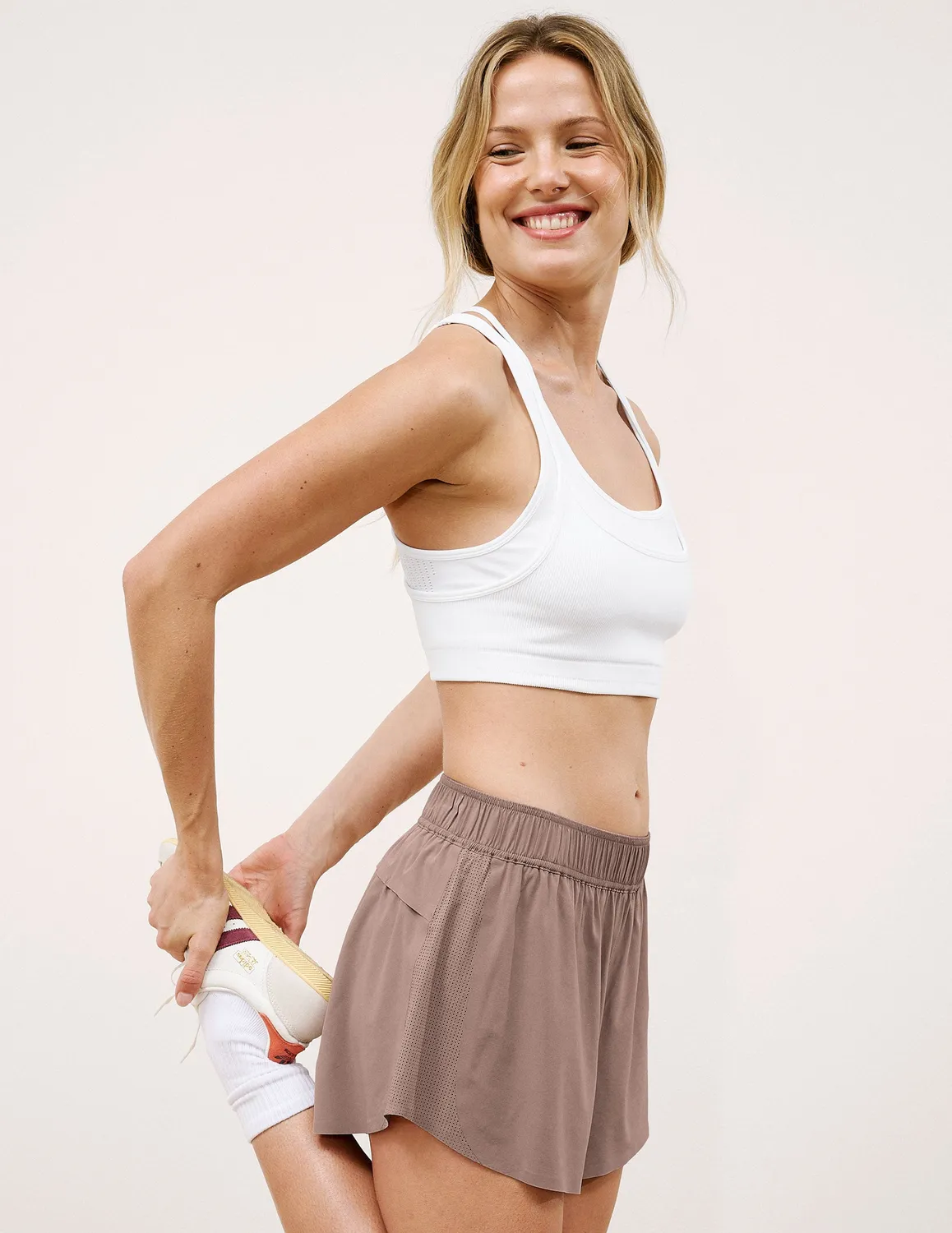 Beyond Yoga Seamless Moves Layered Bra sportbh Vit sömlös