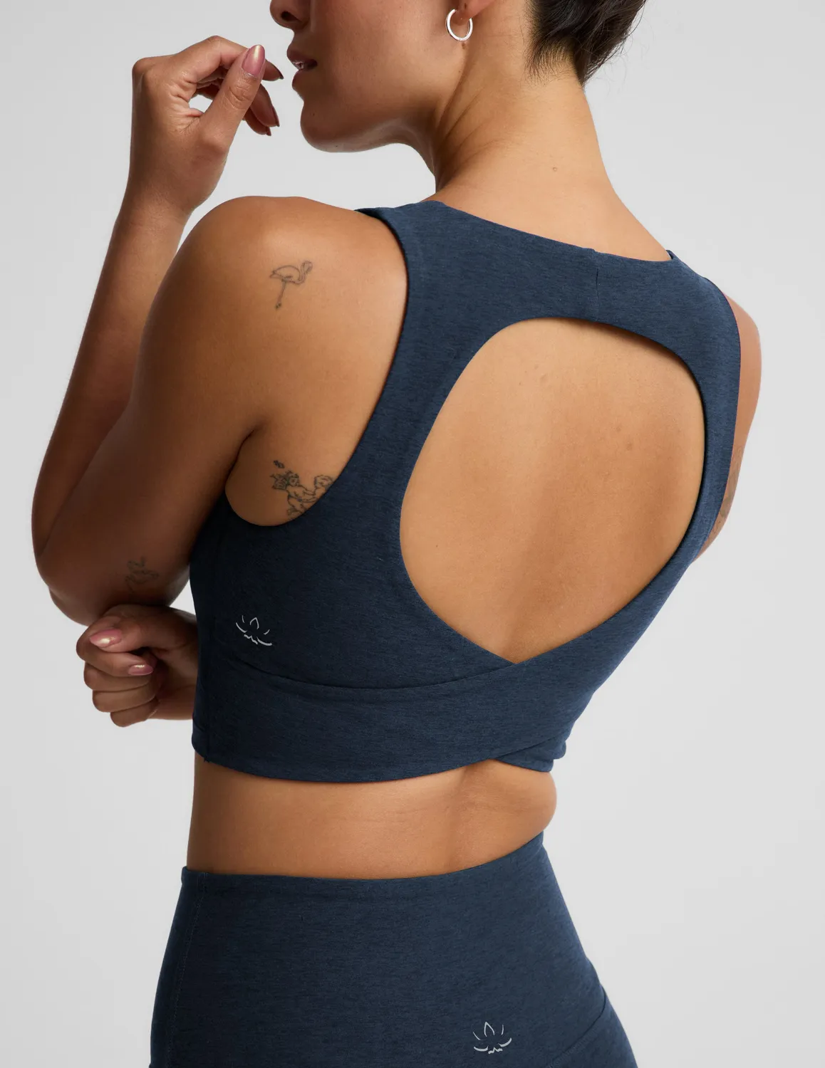 Beyond Yoga Spacedye Twister Cropped Tank croptop Nocturnal Navy inbyggd-bh
