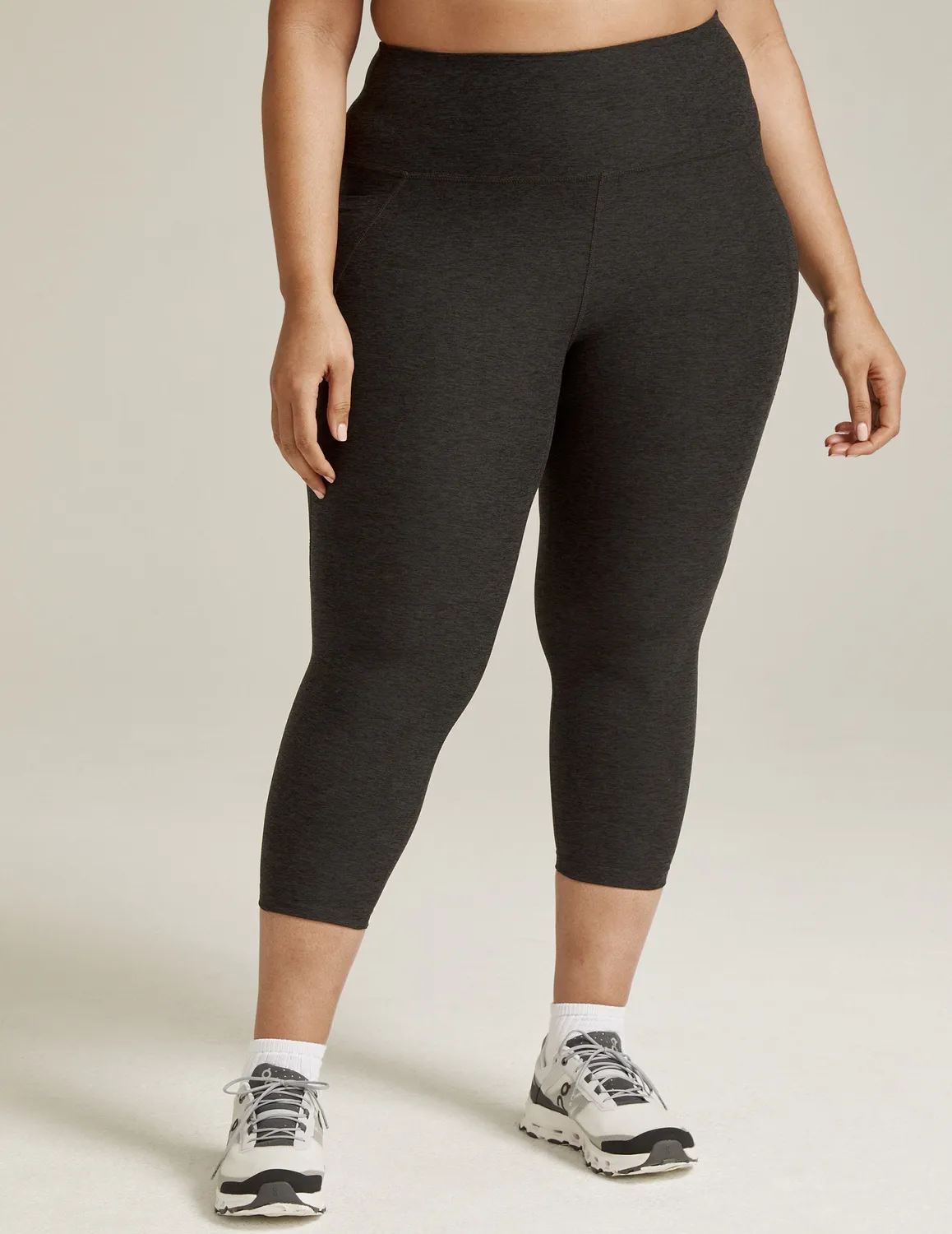 Beyond Yoga Spacedye Out Of Pocket High Waisted Capri Legging tights Darkest Night