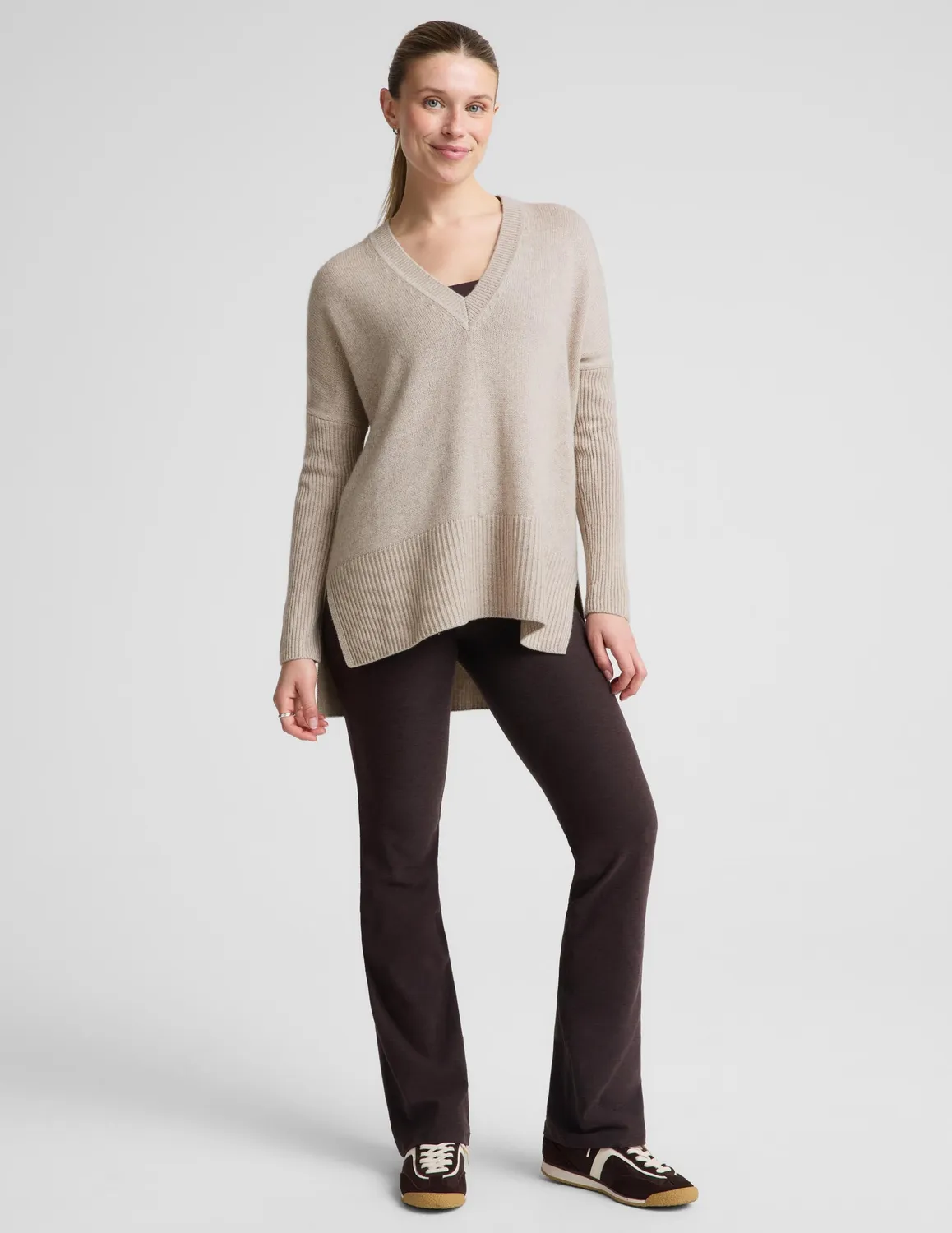 Beyond Yoga Wool-Cashmere V-Neck tröja Oatmeal Heather