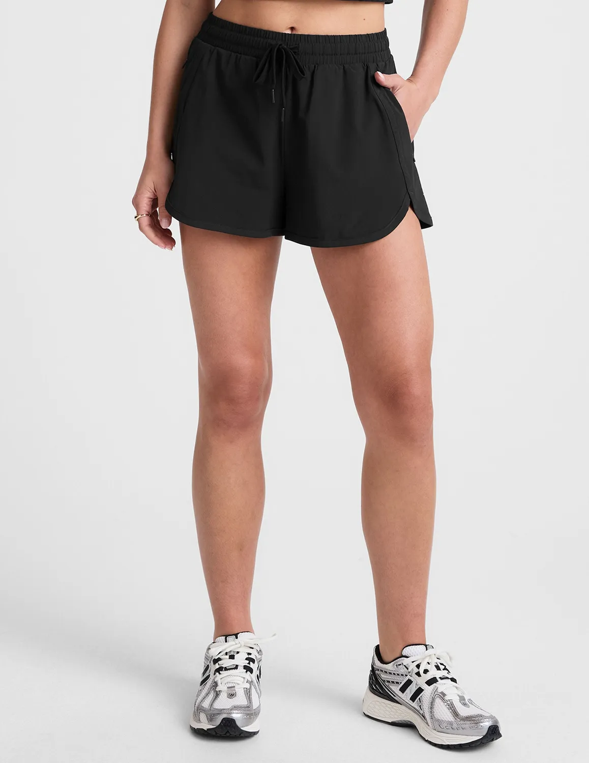 Beyond Yoga Stretch Woven The Course 2.5 shorts True Black fuktavvisande