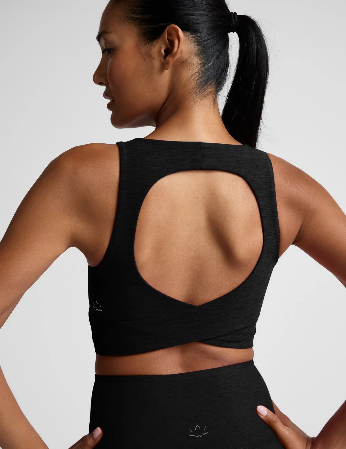 Beyond Yoga Spacedye Twister Cropped Tank träningstopp Darkest Night stöd