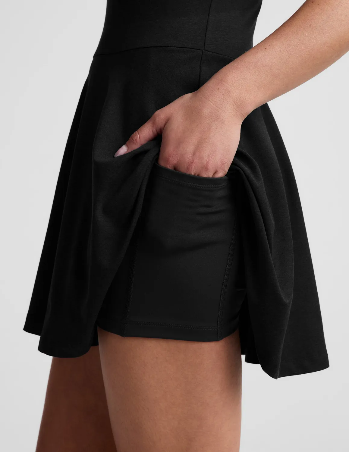 Beyond Yoga Spacedye Twist Dress träningsklänning svart inbyggd bh
