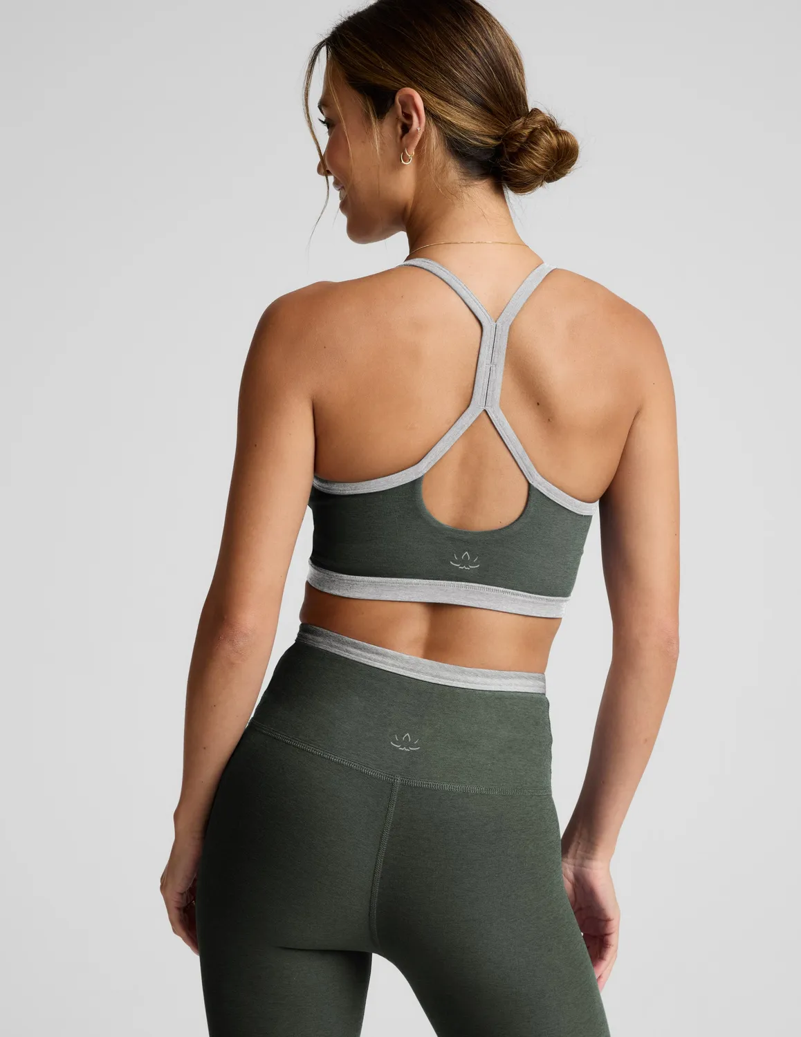 Beyond Yoga Spacedye Outlines Strappy Bra träningsbh Dusty Forest racerback