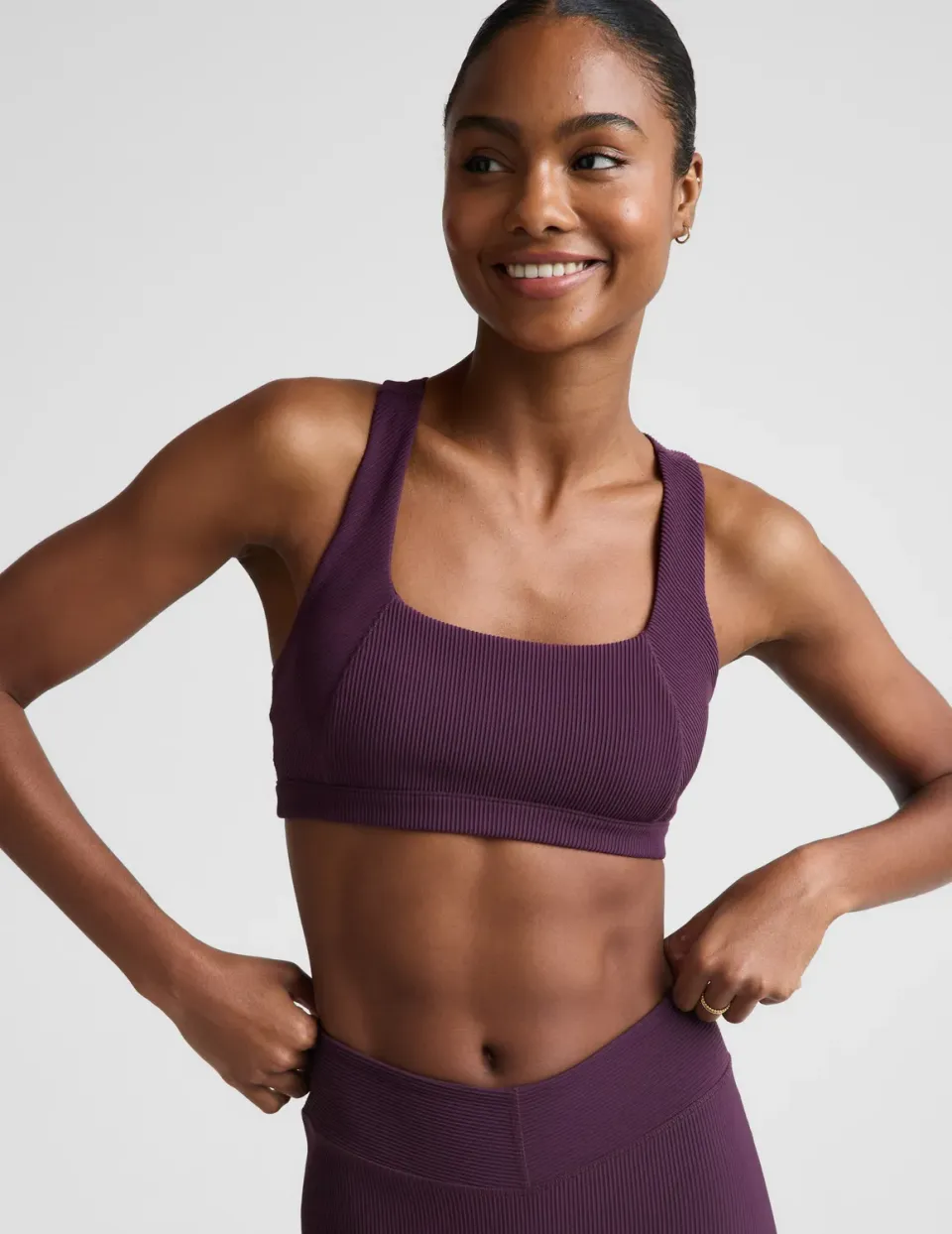 Beyond Yoga Impulse Ribbed Scoop Neck sport-bh lila urtagbara kupor