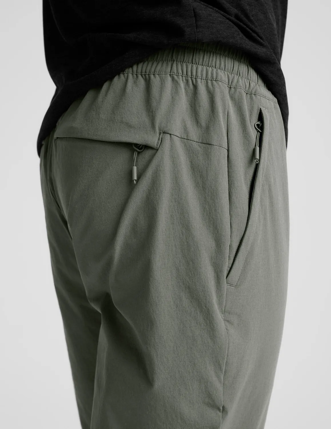 Beyond Yoga All Terrain Men's Pant träningsbyxor dusk basil stretch