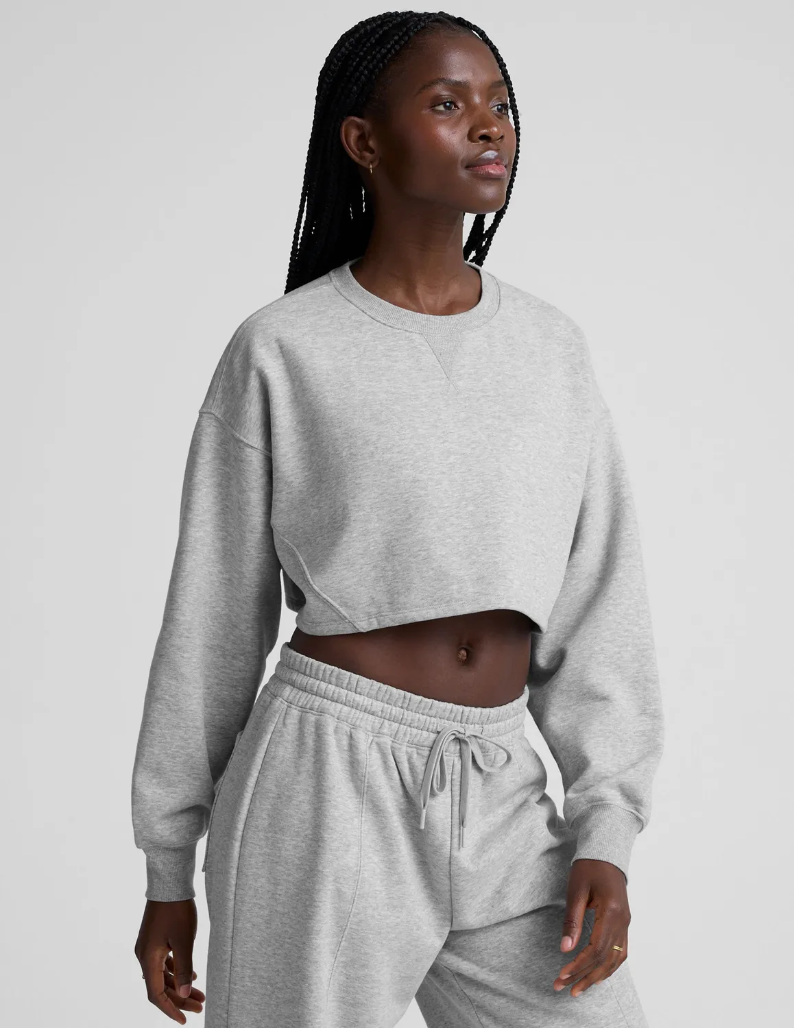 Beyond Yoga LuxeFleece Cropped sweatshirt Light Heather Gray grå