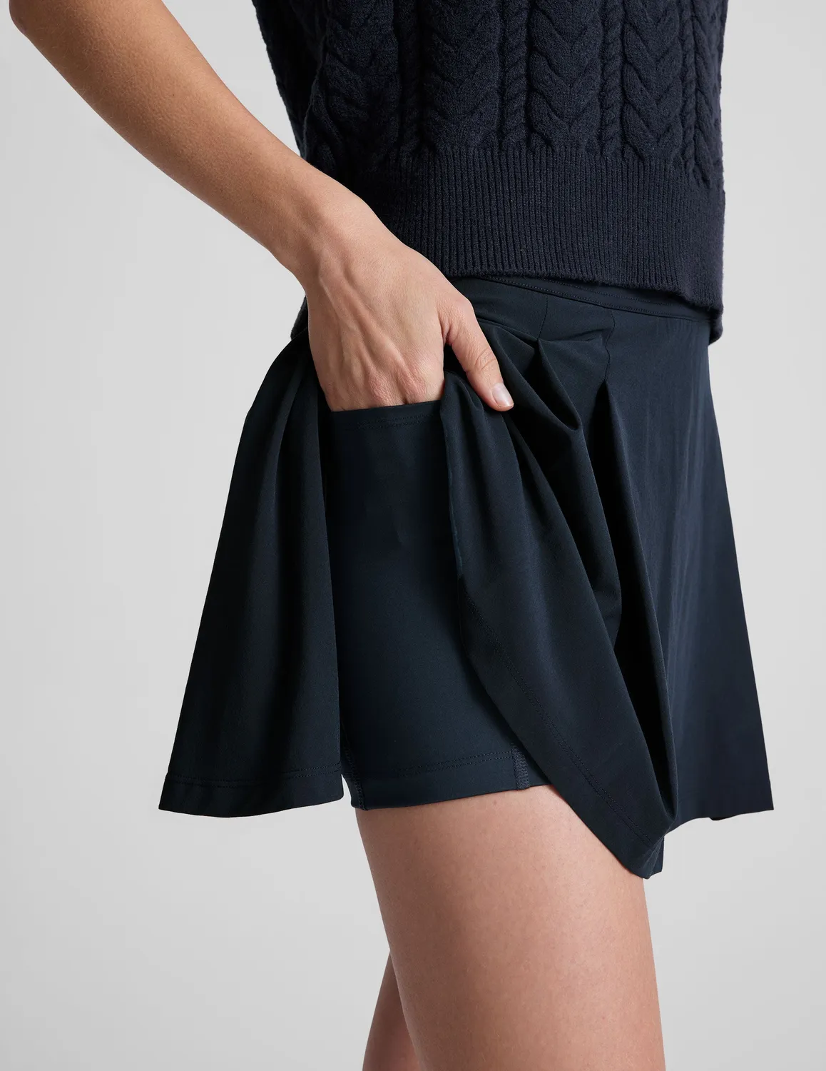 Beyond Yoga Score Pleated Skirt tenniskjol nocturnal navy shorts