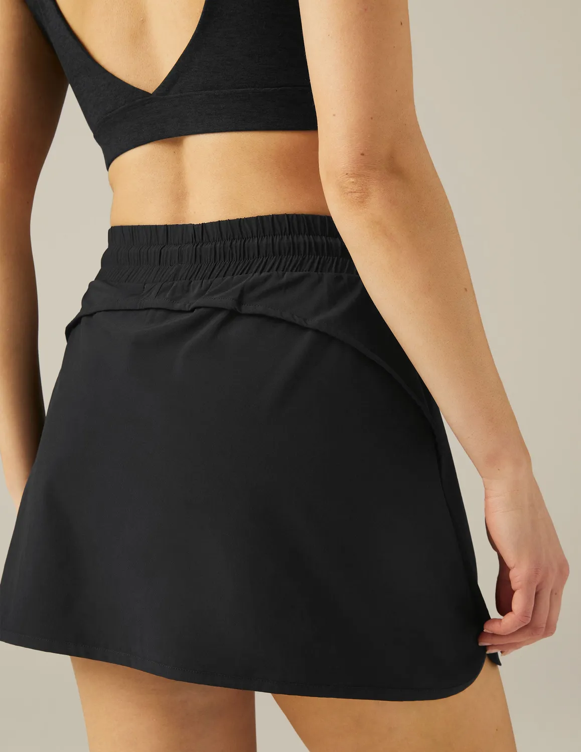 Beyond Yoga Stretch Woven In Stride kjol True Black ficka