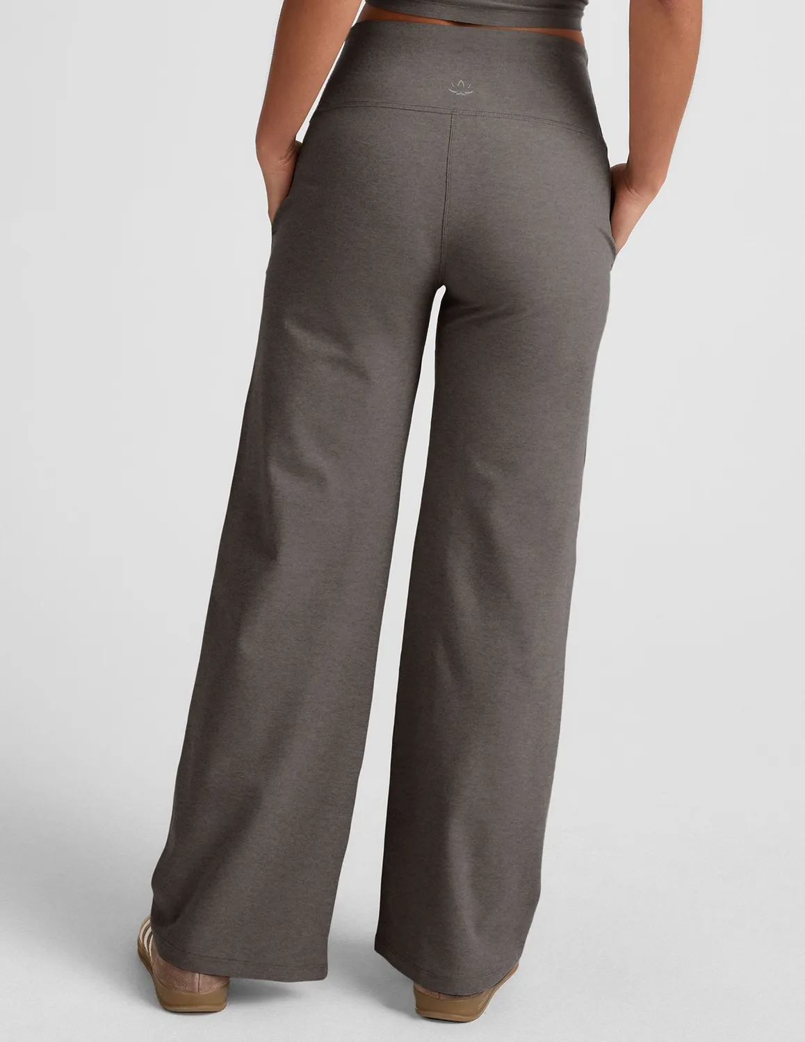 Beyond Yoga Spacedye Laid Back Wide Leg Pant 31 byxor True Gray
