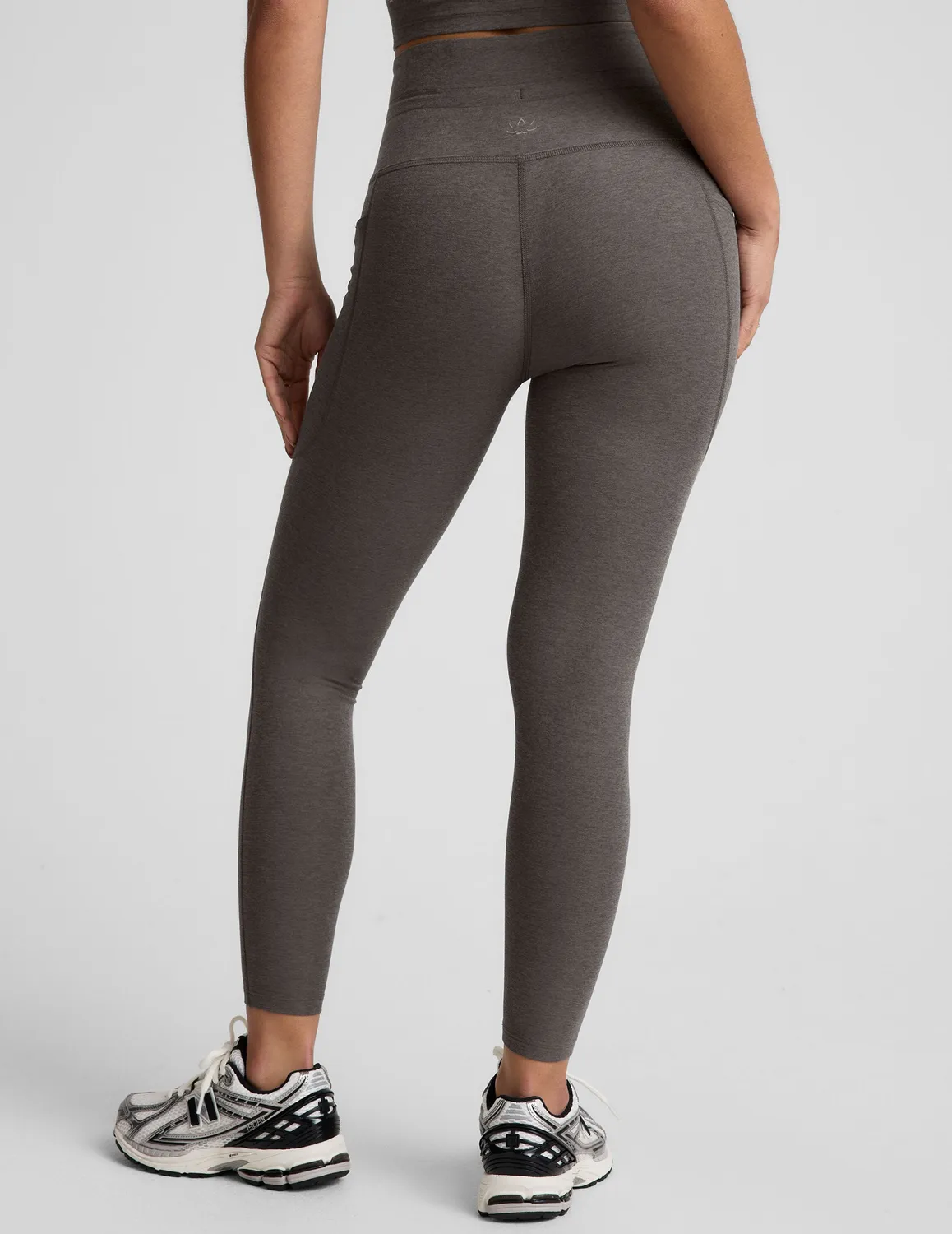 Beyond Yoga Spacedye Go Pocket Midi leggings True Gray Heather med fickor