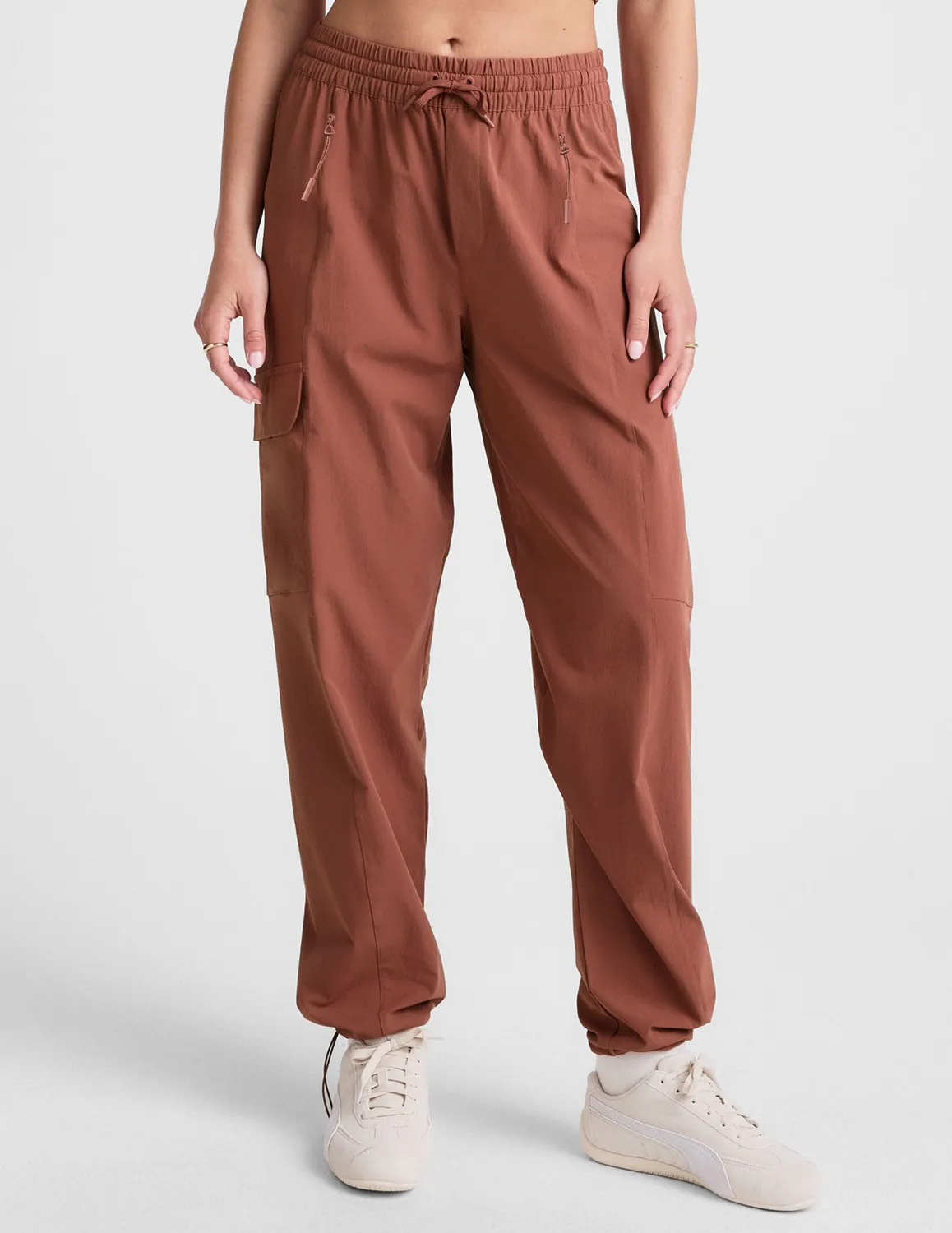 Beyond Yoga Peak Pant byxor opulent auburn cargoficka