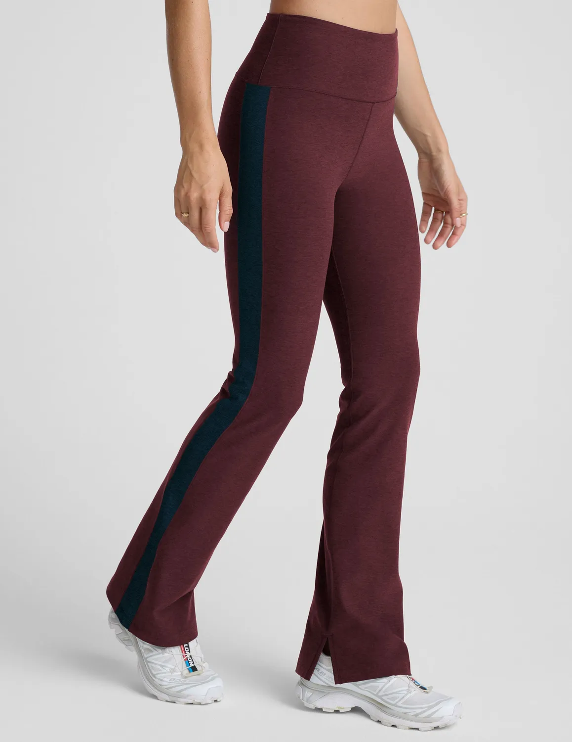 Beyond Yoga Spacedye Gemini Colorblock Side Slit Pant byxor vinröd bootcut