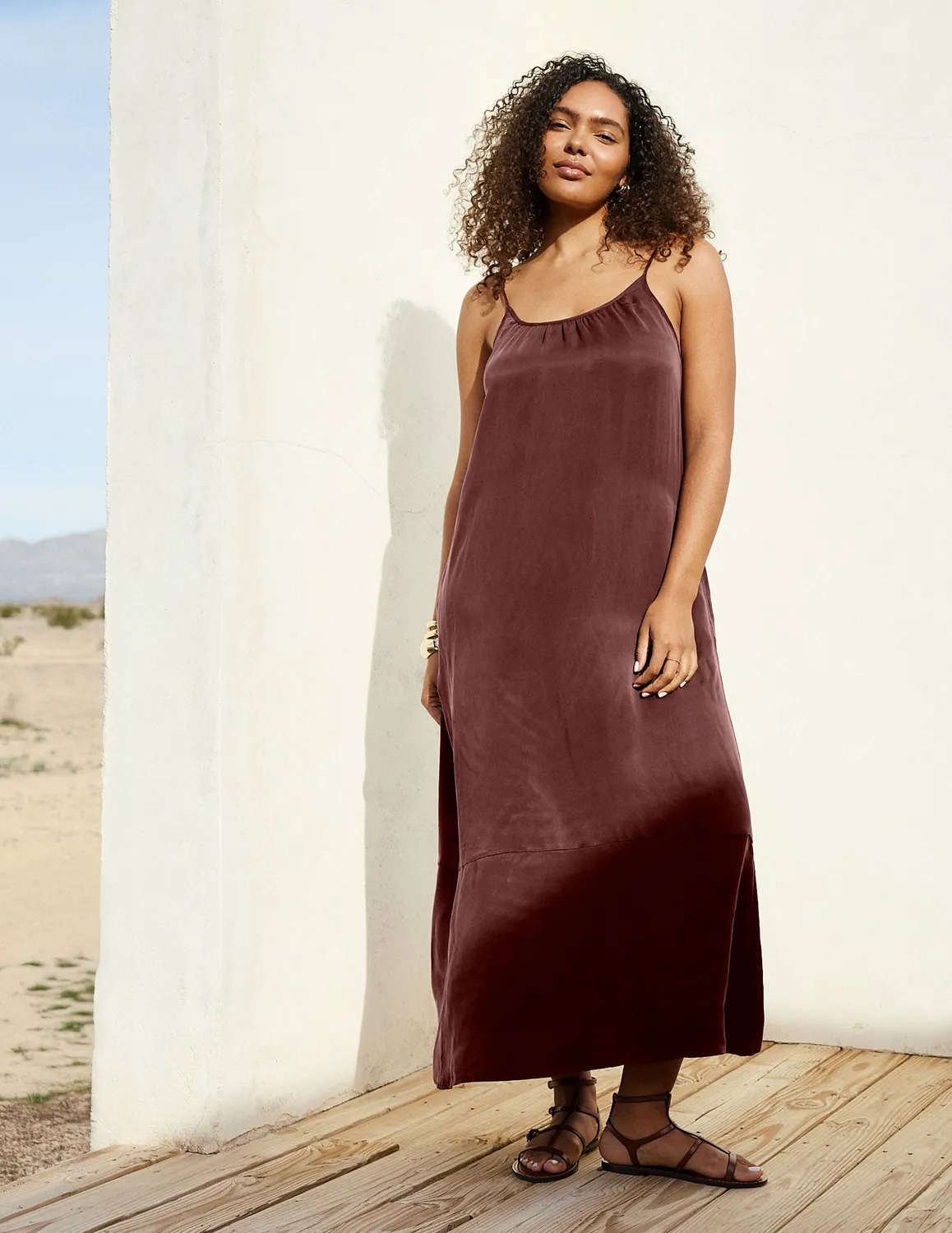 Beyond Yoga Sunkissed Cupro maxiklänning Iced Mocha silkeslen